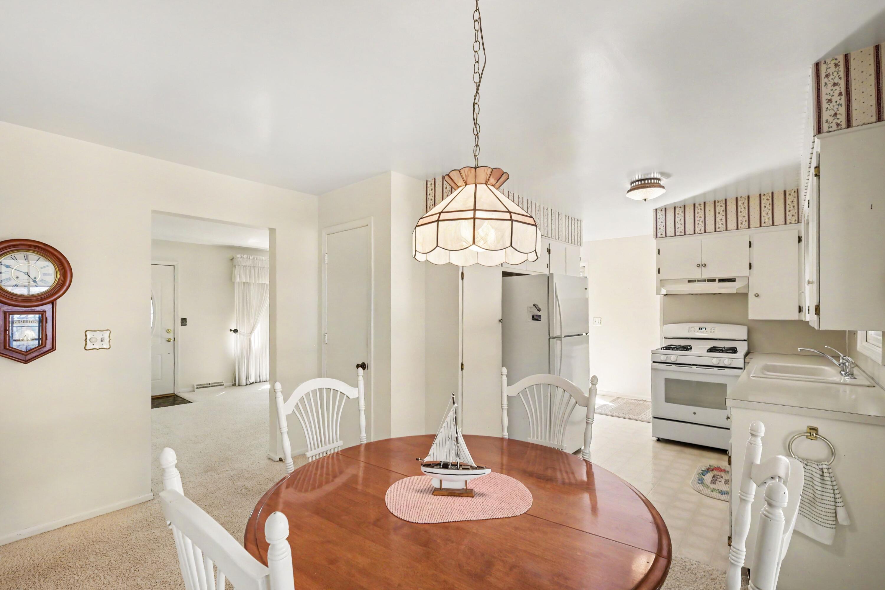 1399 Clover Crest NW Grand Rapids MI 49504