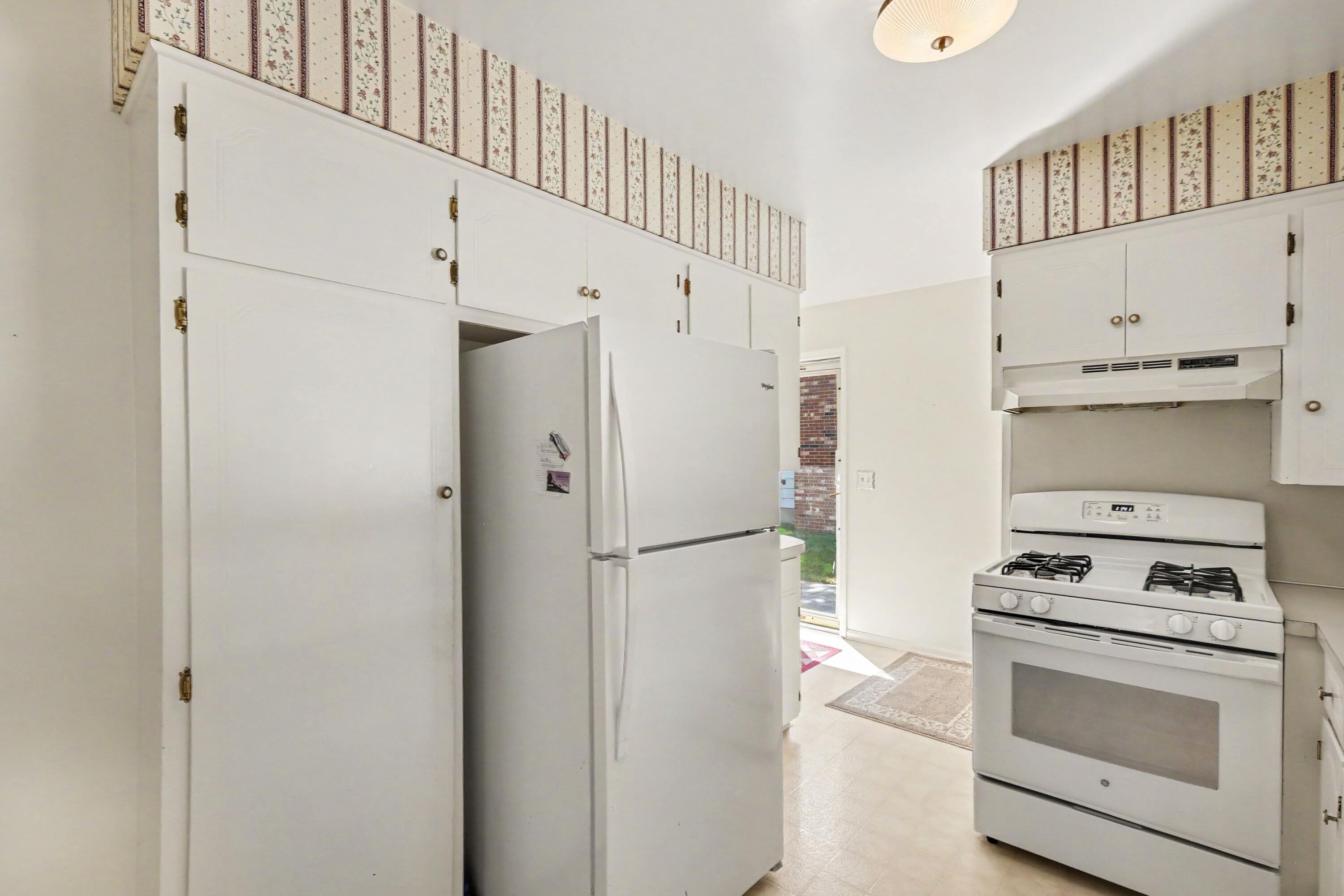 1399 Clover Crest NW Grand Rapids MI 49504