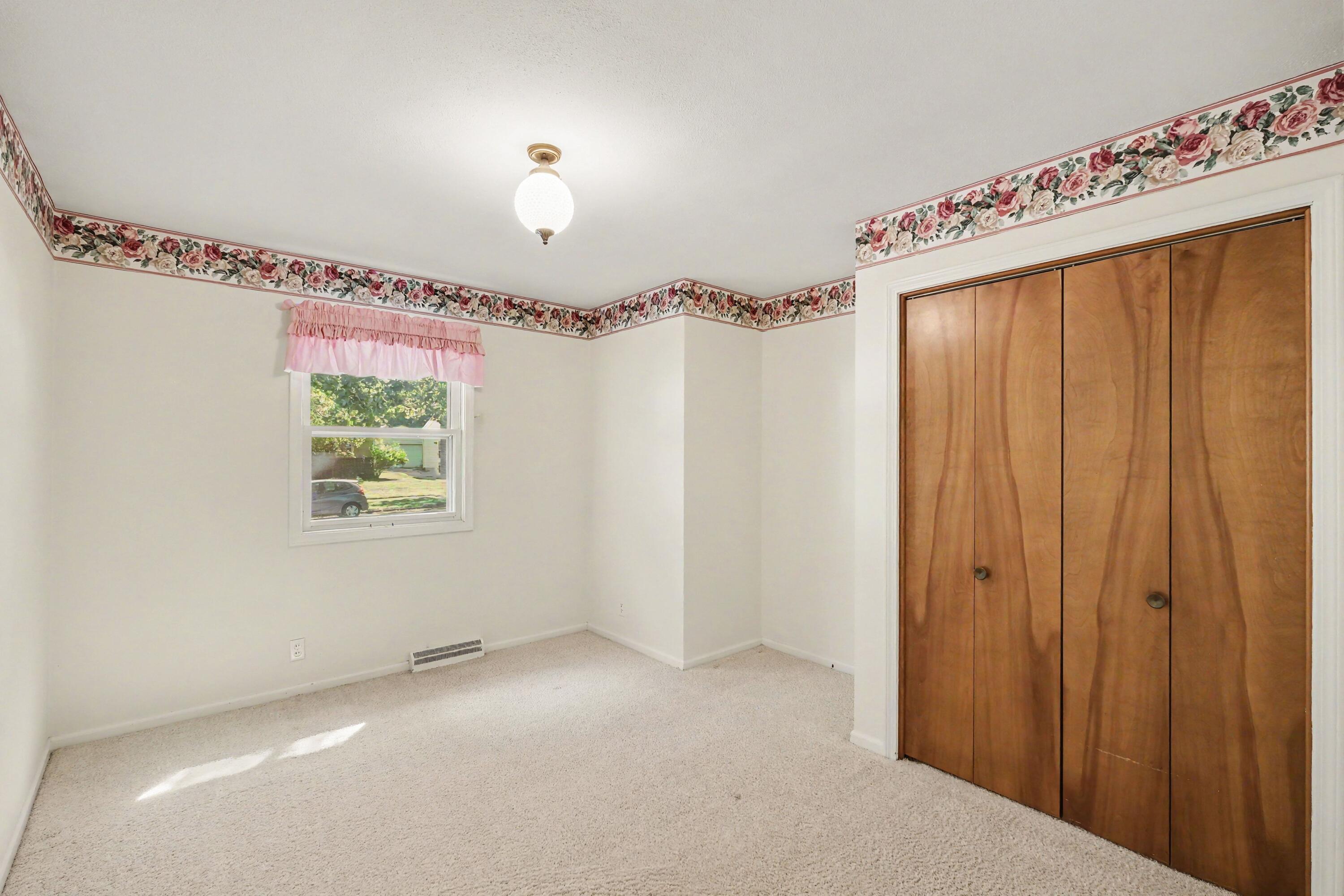 1399 Clover Crest NW Grand Rapids MI 49504