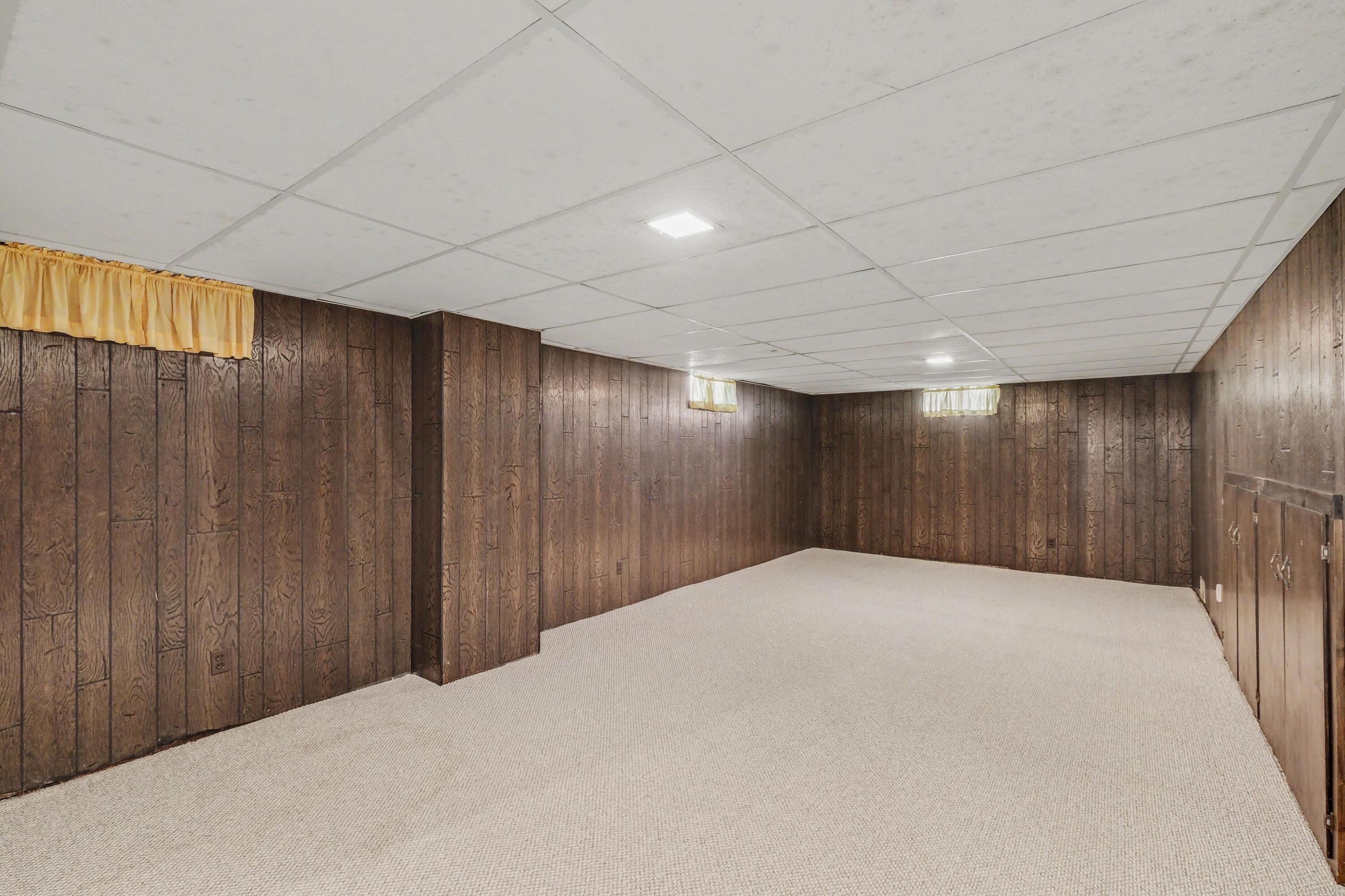 1399 Clover Crest NW Grand Rapids MI 49504