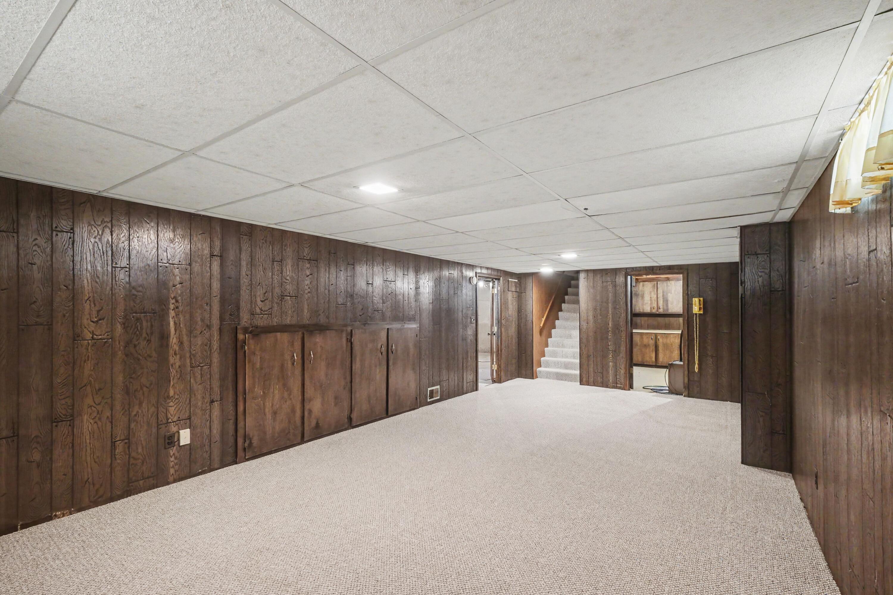 1399 Clover Crest NW Grand Rapids MI 49504