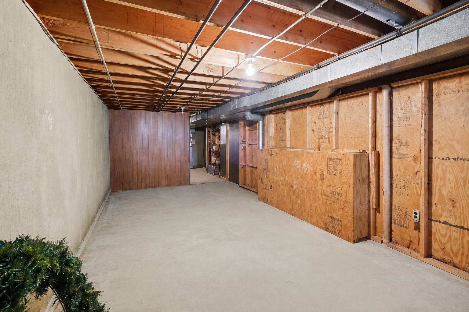 1399 Clover Crest NW Grand Rapids MI 49504