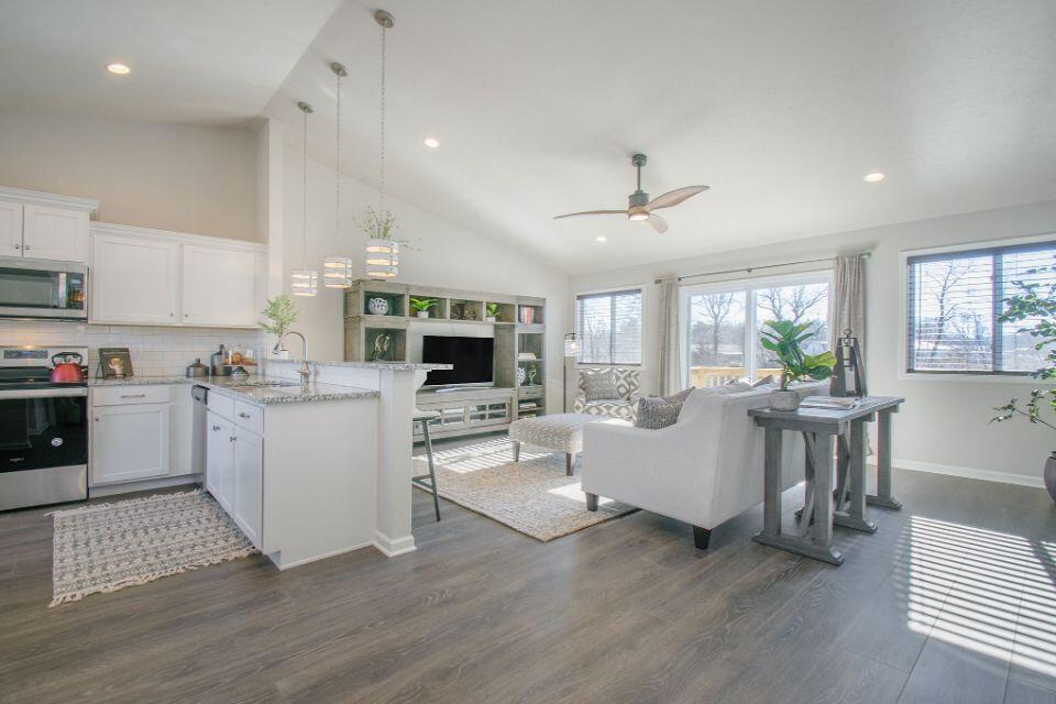 610 Manorwood Circle Benton Harbor MI 49022