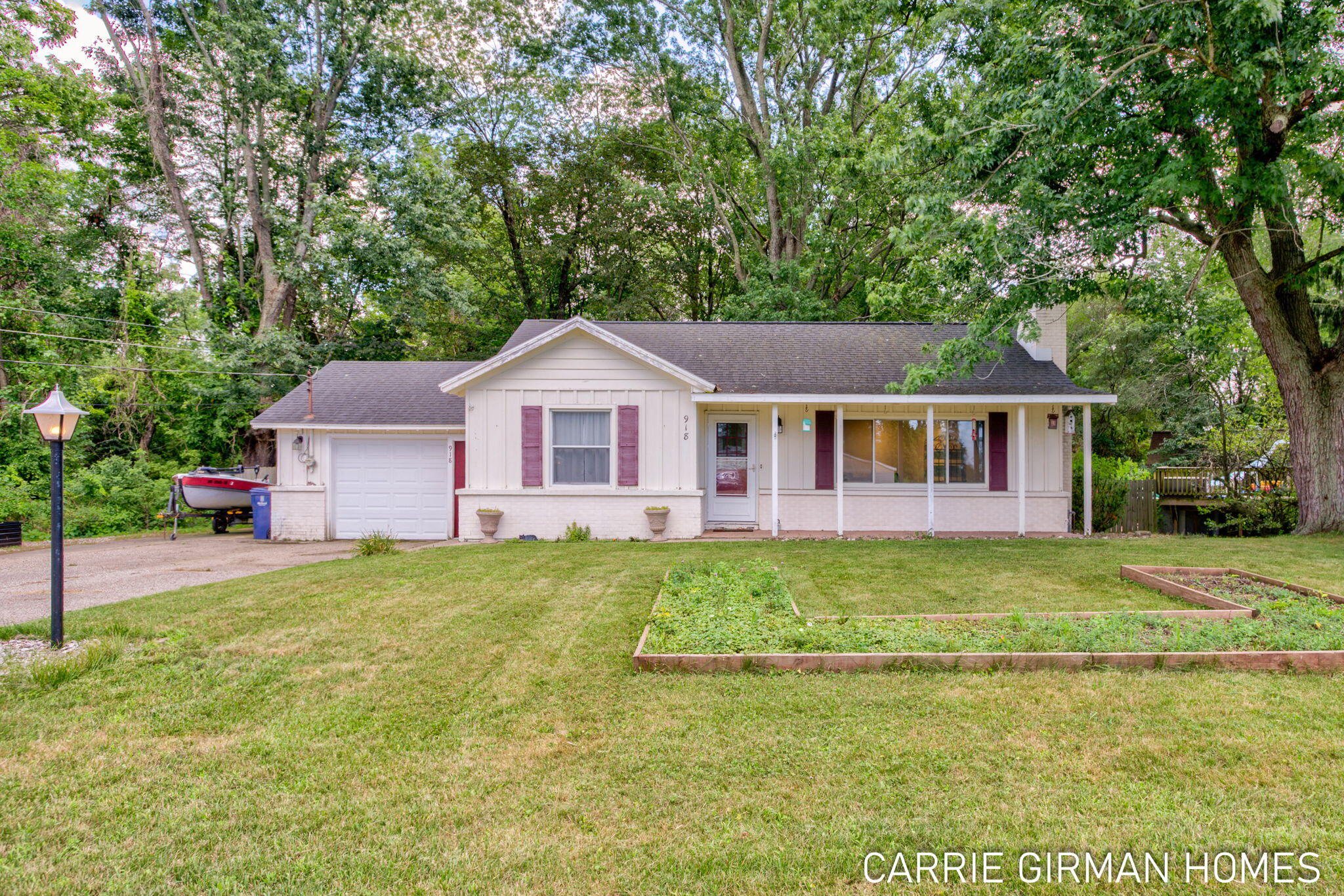 918 Paw Paw Drive Holland MI 49423