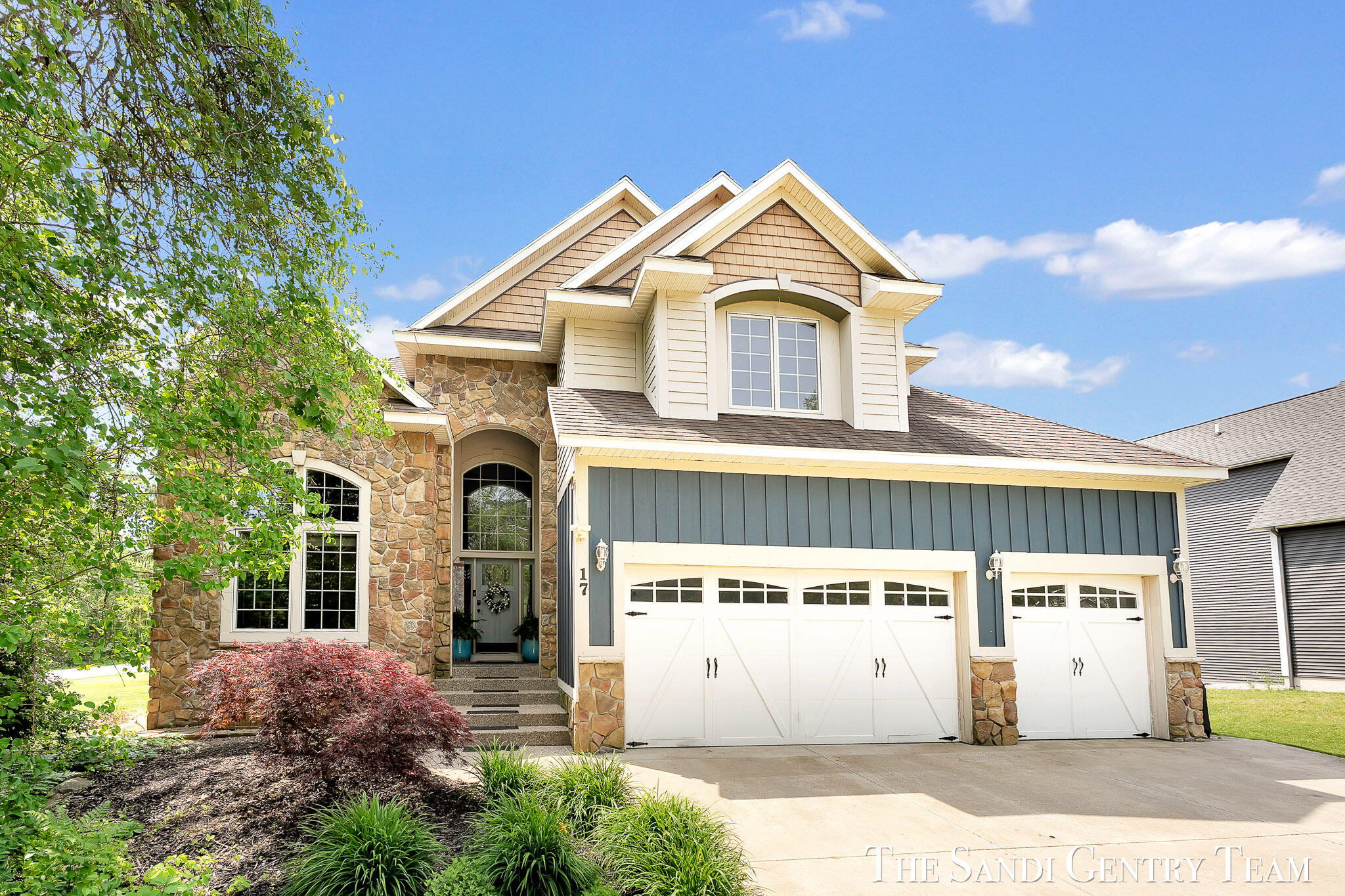 17 Boulder Drive Norton Shores MI 49444
