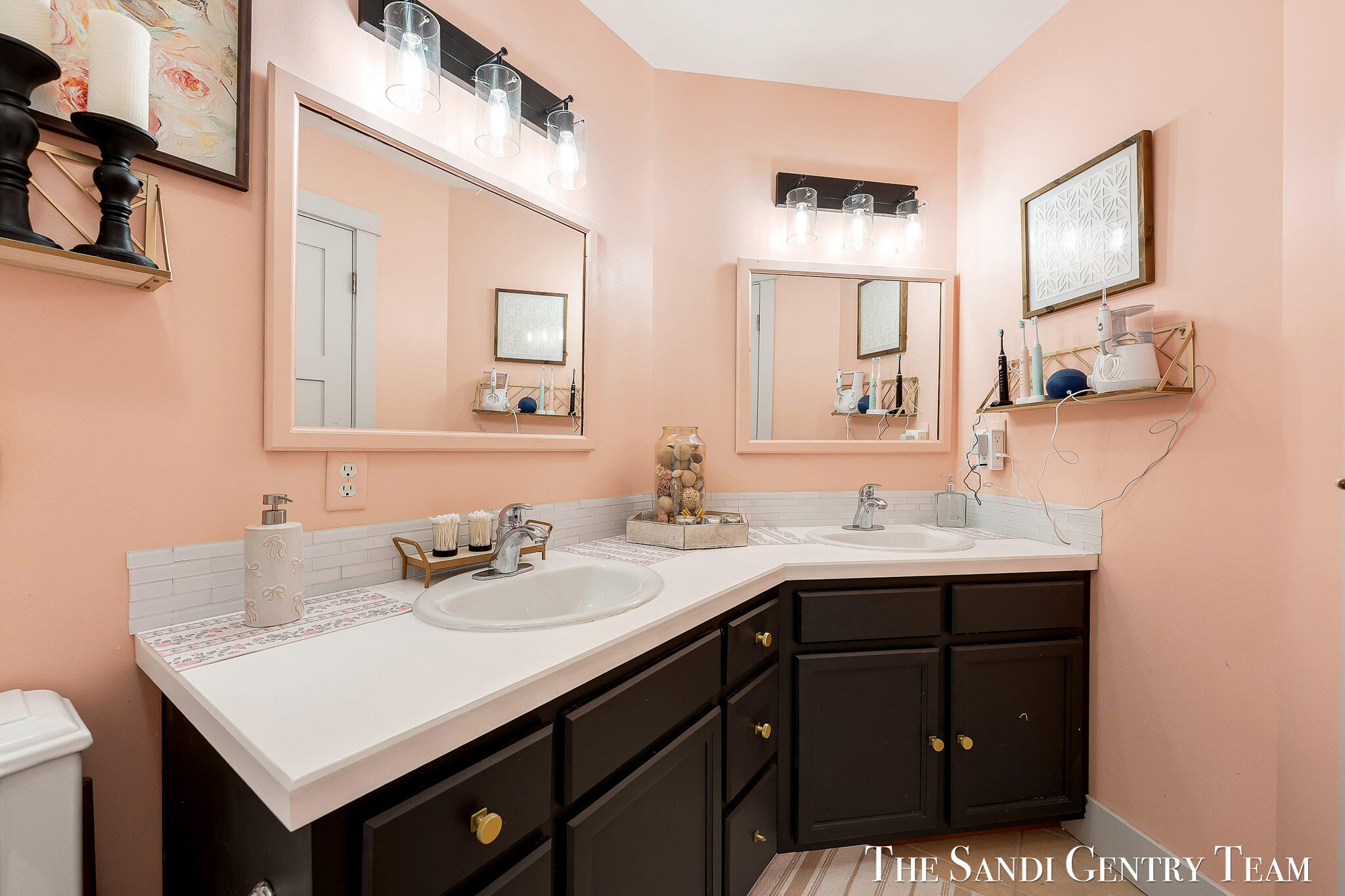 17 Boulder Drive Norton Shores MI 49444