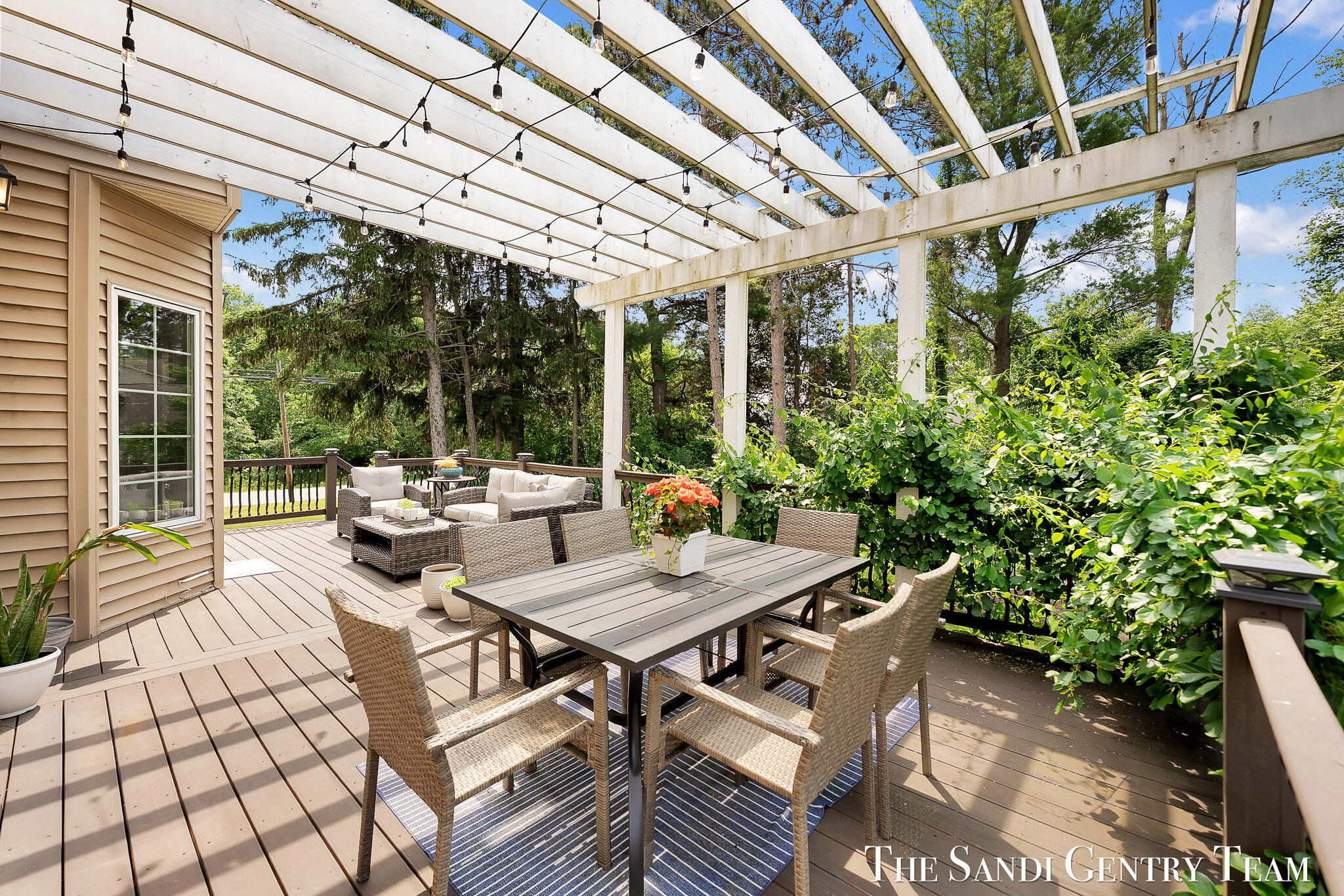 17 Boulder Drive Norton Shores MI 49444