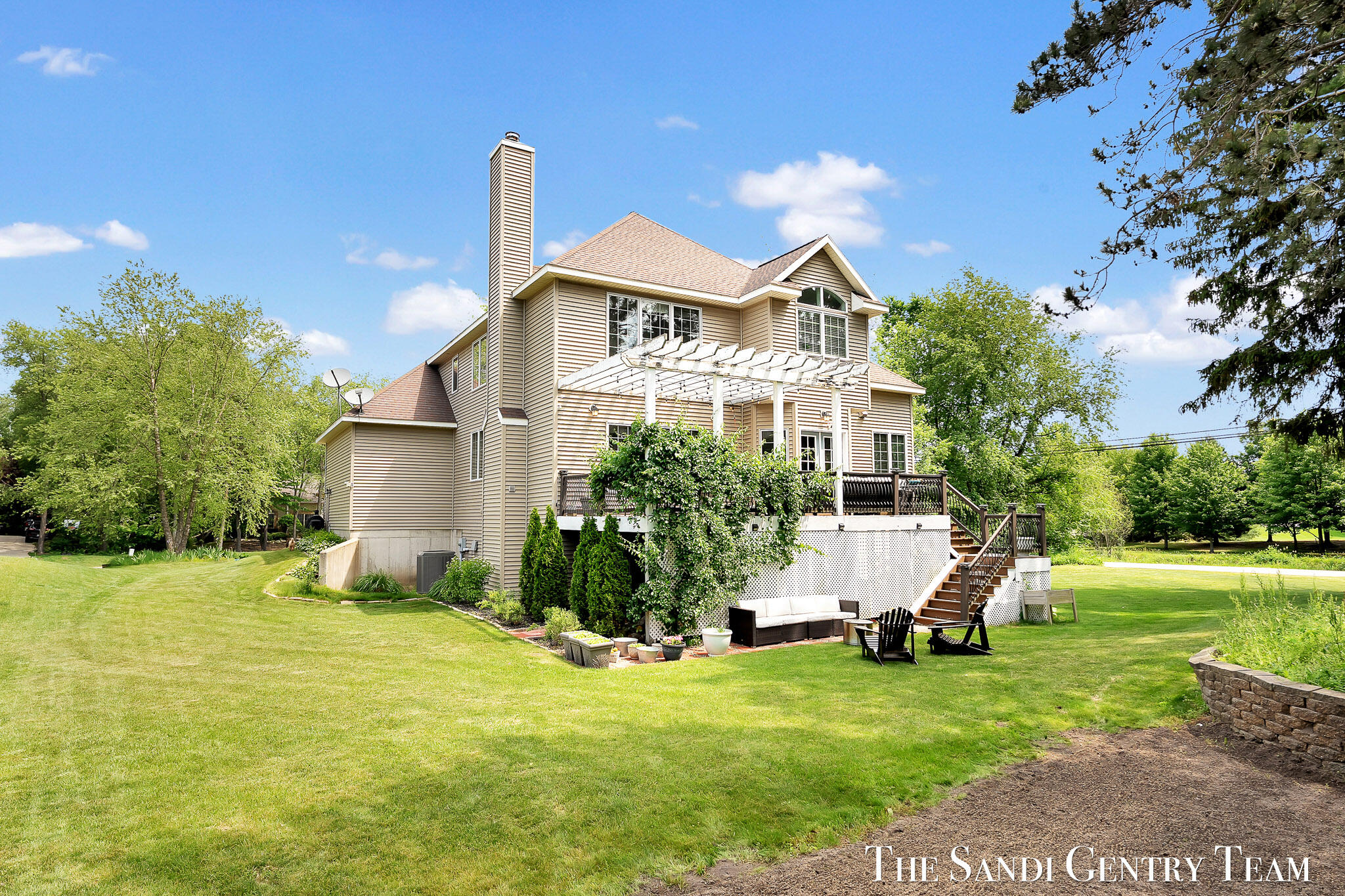 17 Boulder Drive Norton Shores MI 49444