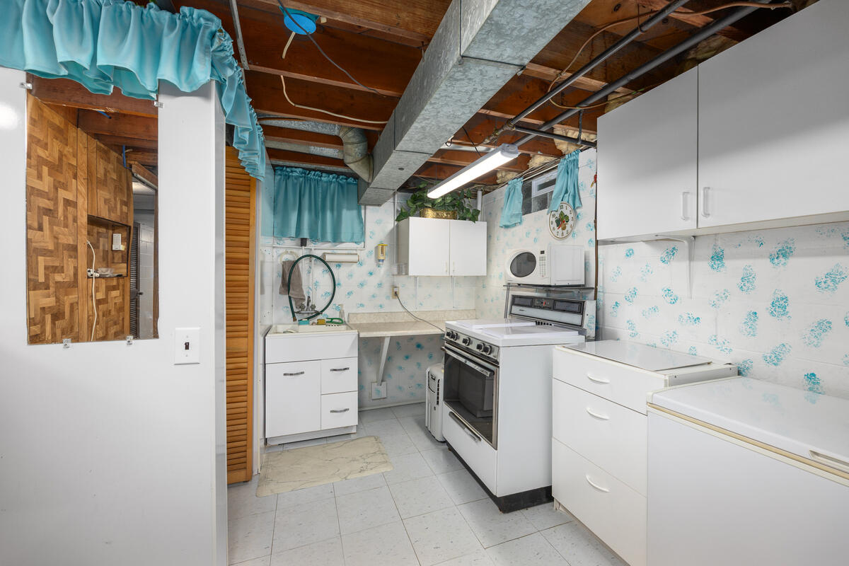 4040 Coit Avenue NE Grand Rapids MI 49525