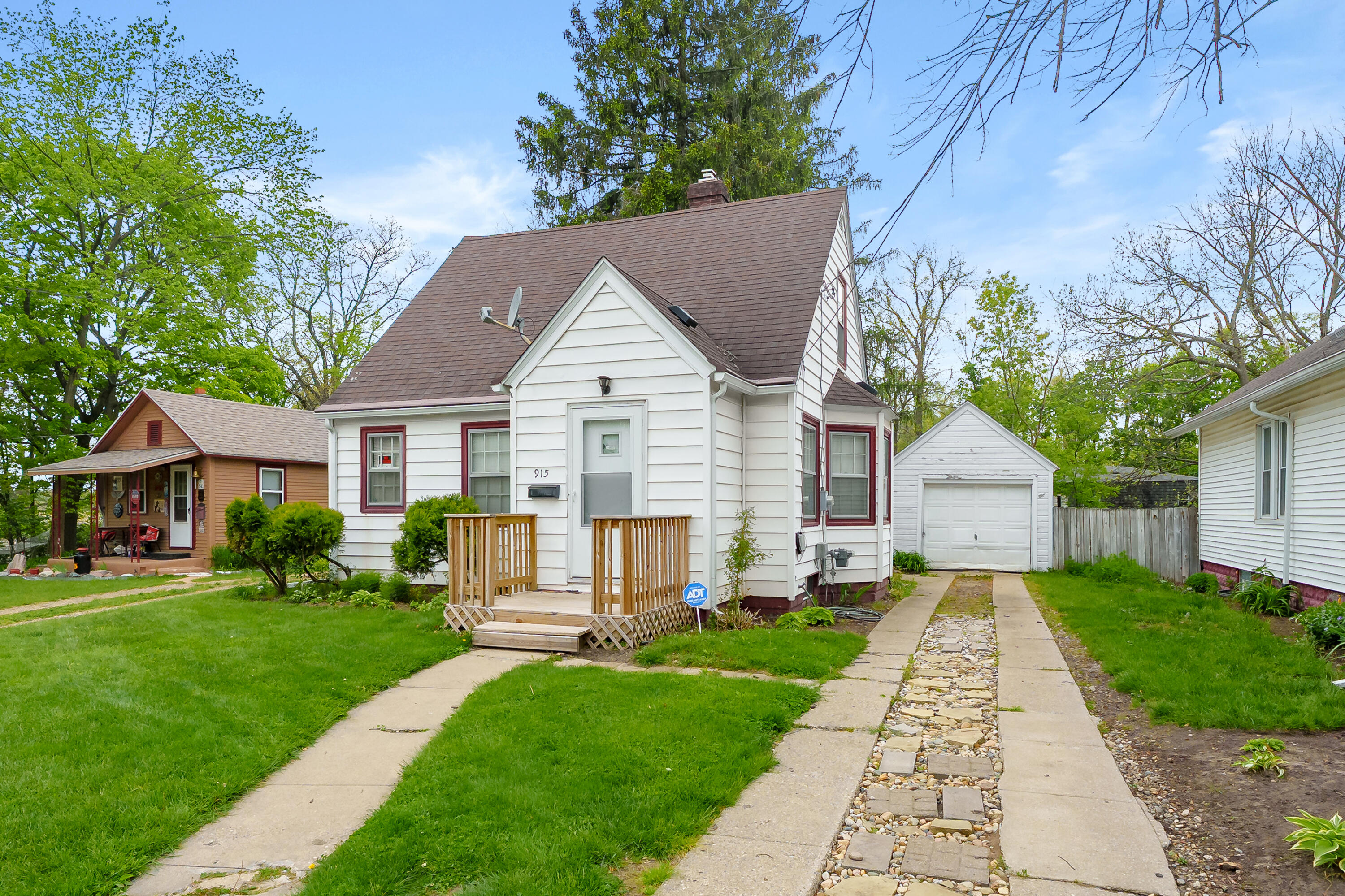 915 Sheridan Drive Kalamazoo MI 49001