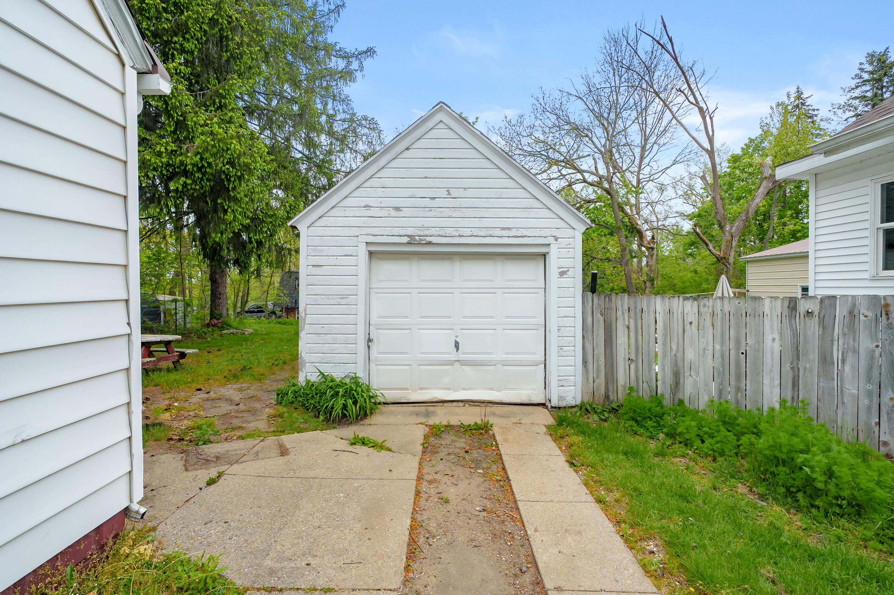 915 Sheridan Drive Kalamazoo MI 49001
