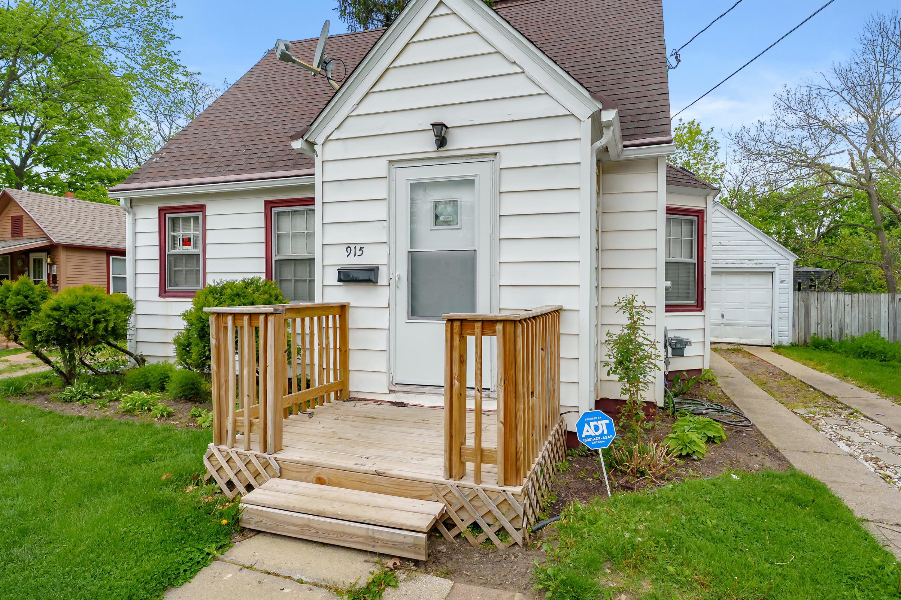 915 Sheridan Drive Kalamazoo MI 49001