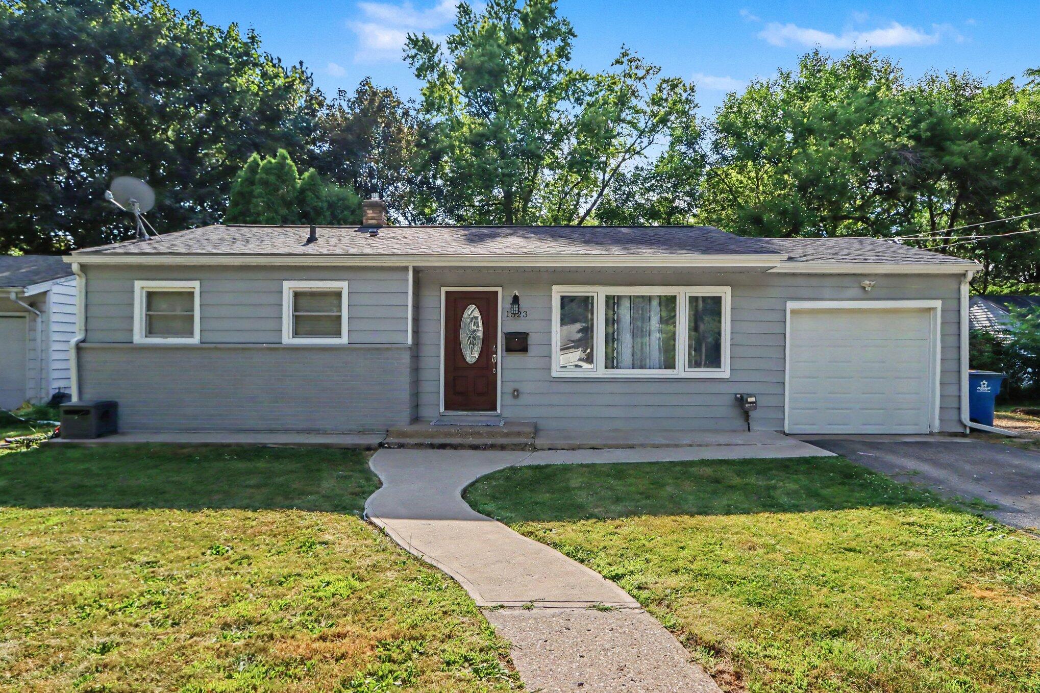 1323 Coolidge Avenue Kalamazoo MI 49006