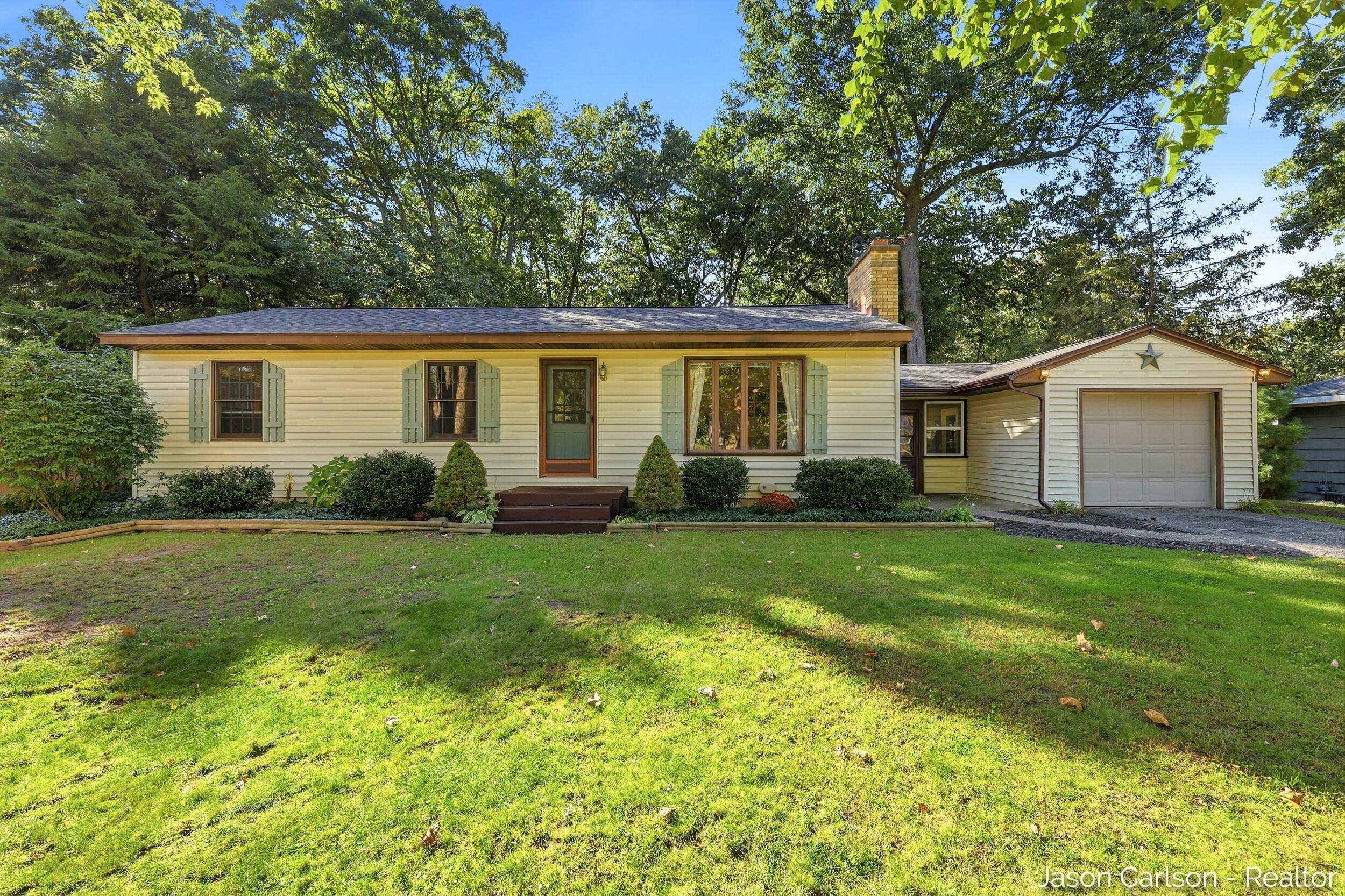 2525 Bristolwood Drive NW Grand Rapids MI 49544