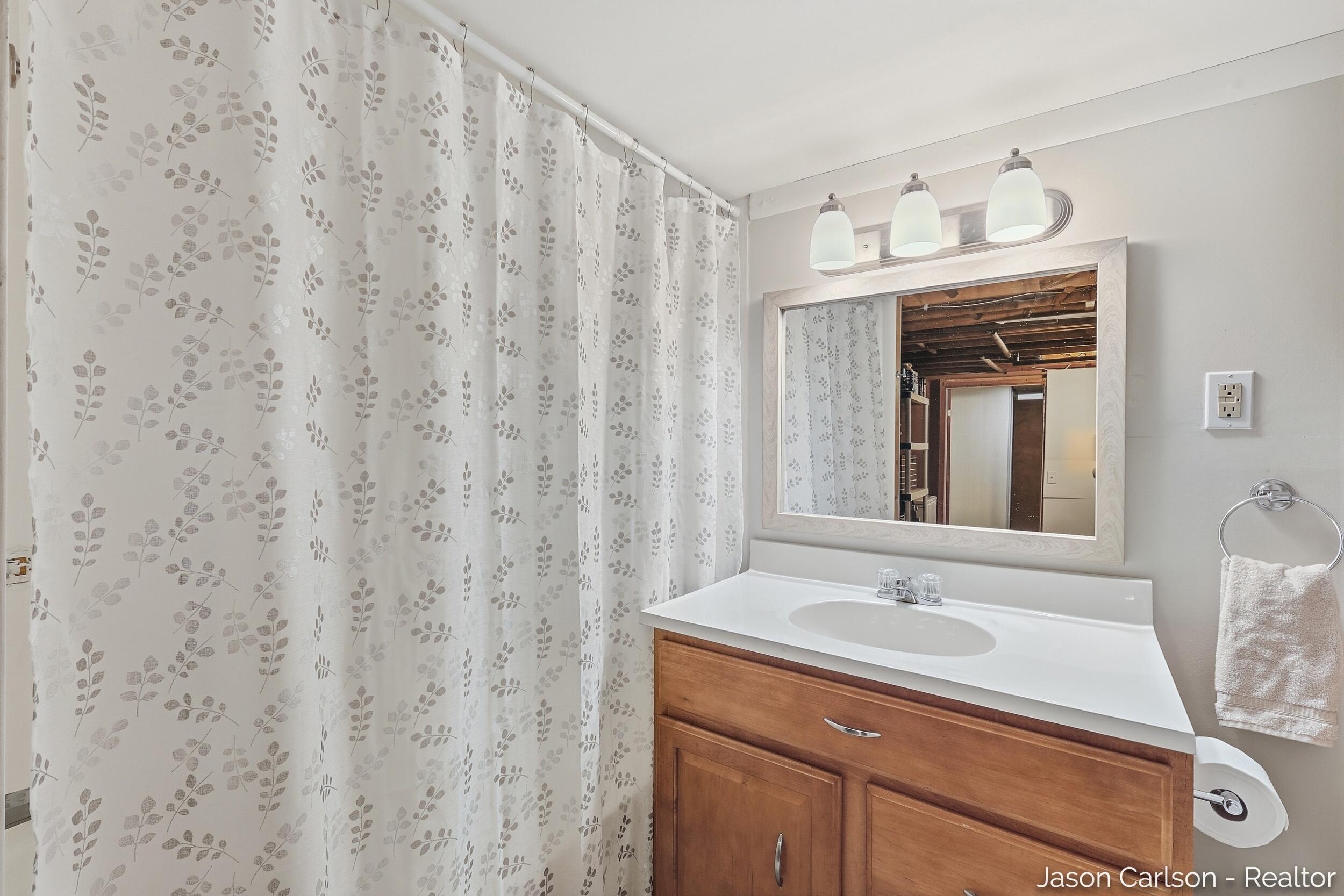 2525 Bristolwood Drive NW Grand Rapids MI 49544