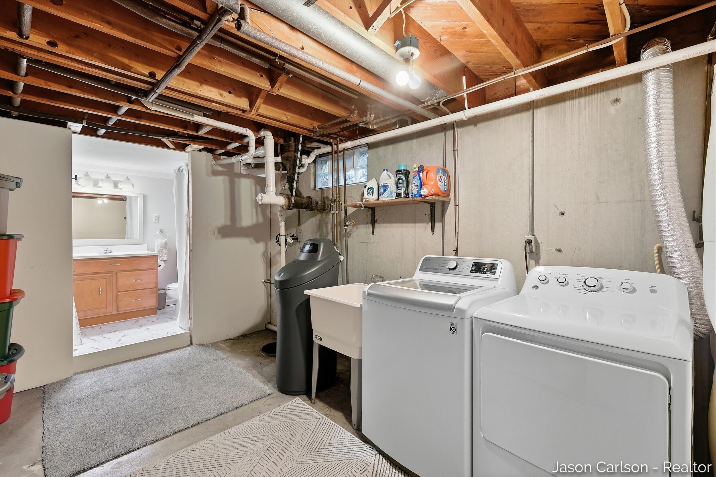 2525 Bristolwood Drive NW Grand Rapids MI 49544