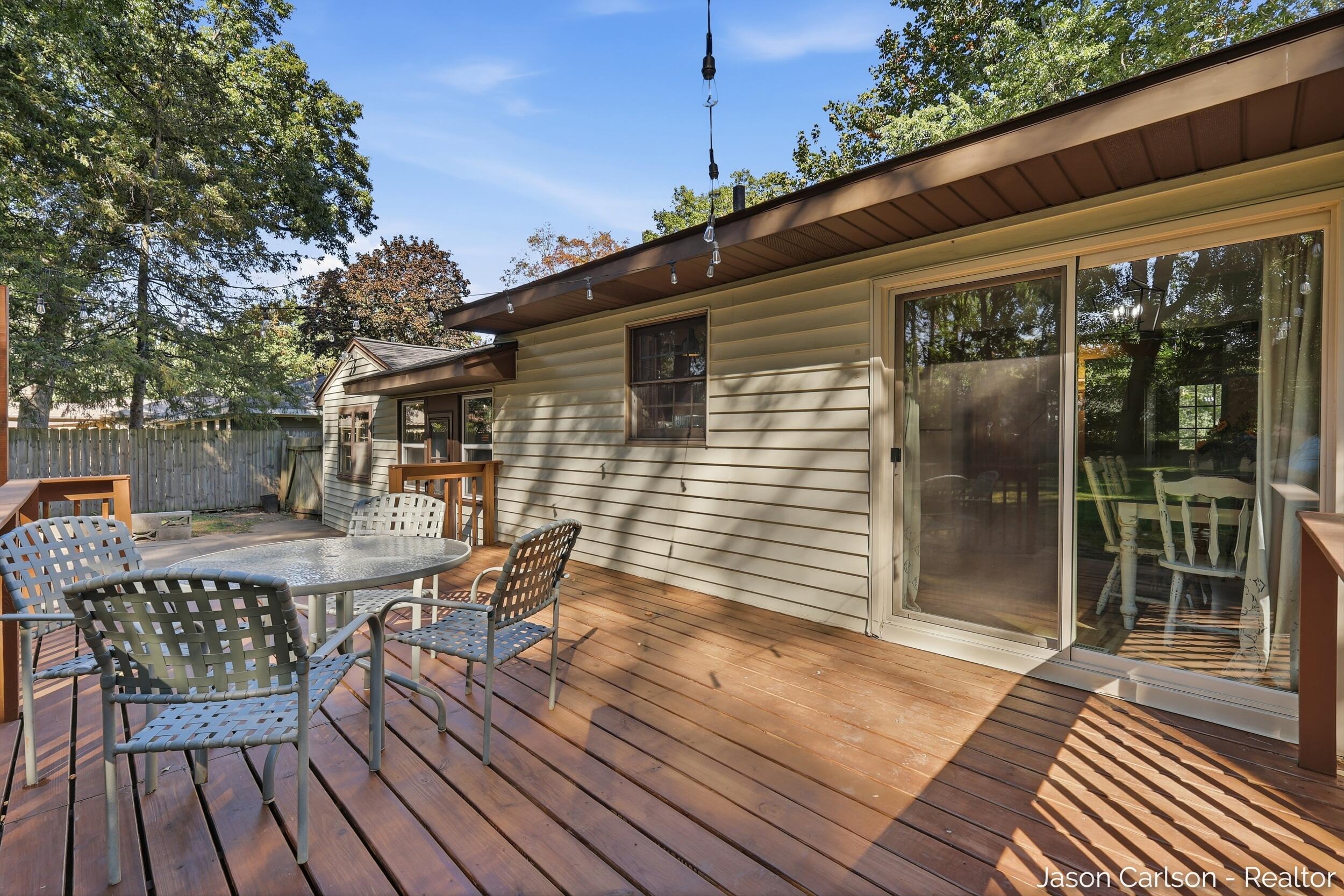 2525 Bristolwood Drive NW Grand Rapids MI 49544