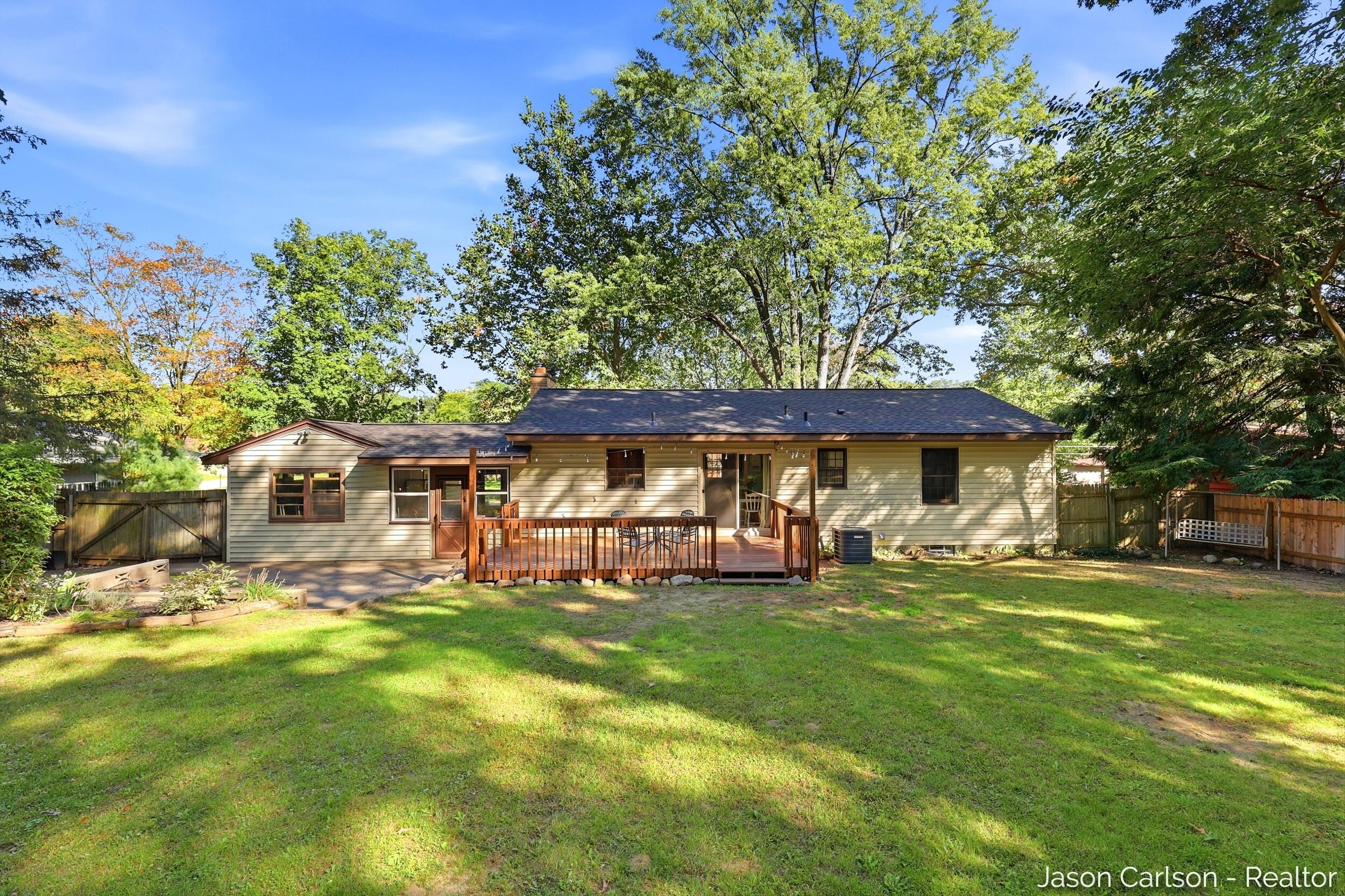 2525 Bristolwood Drive NW Grand Rapids MI 49544