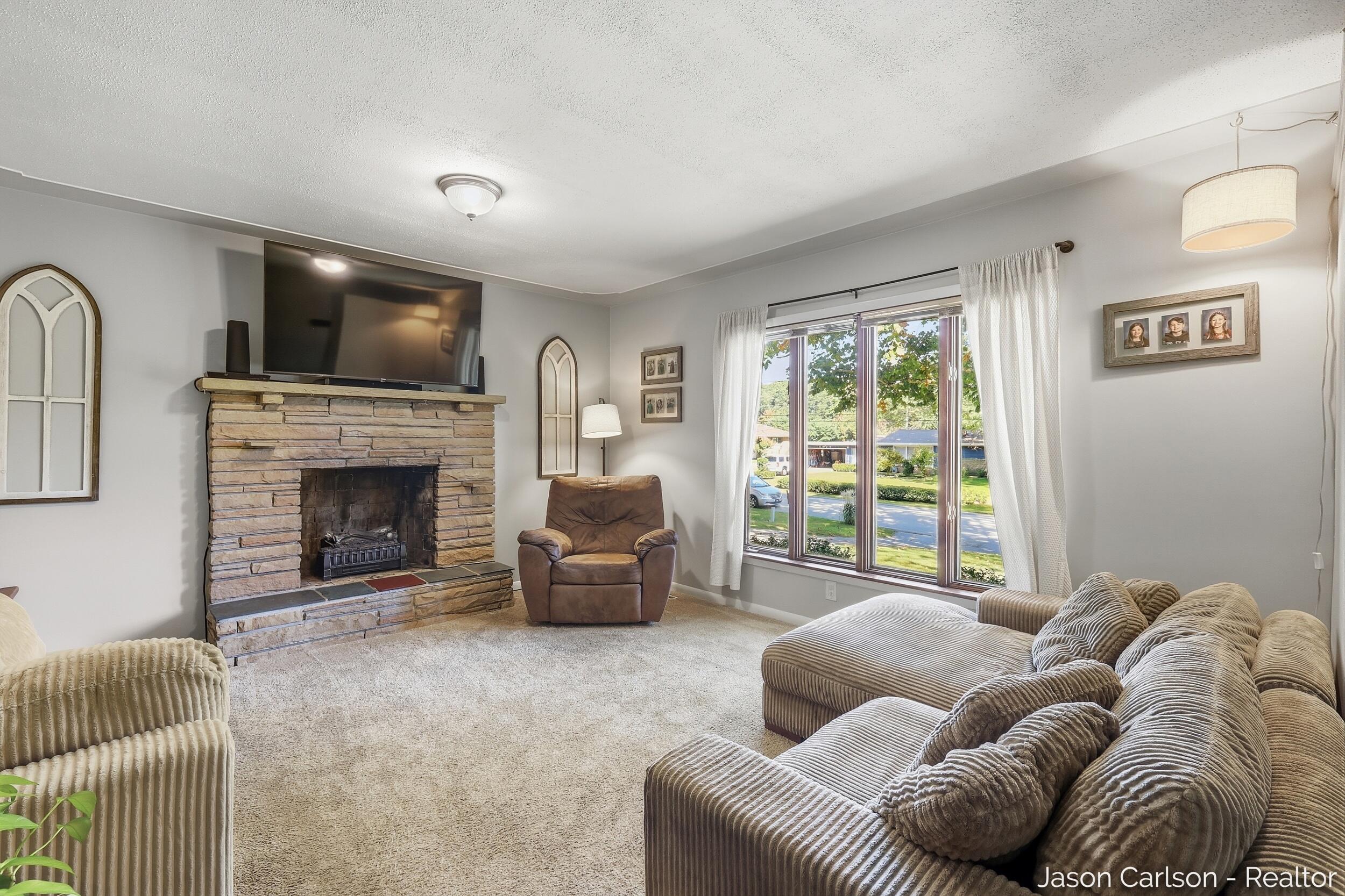 2525 Bristolwood Drive NW Grand Rapids MI 49544