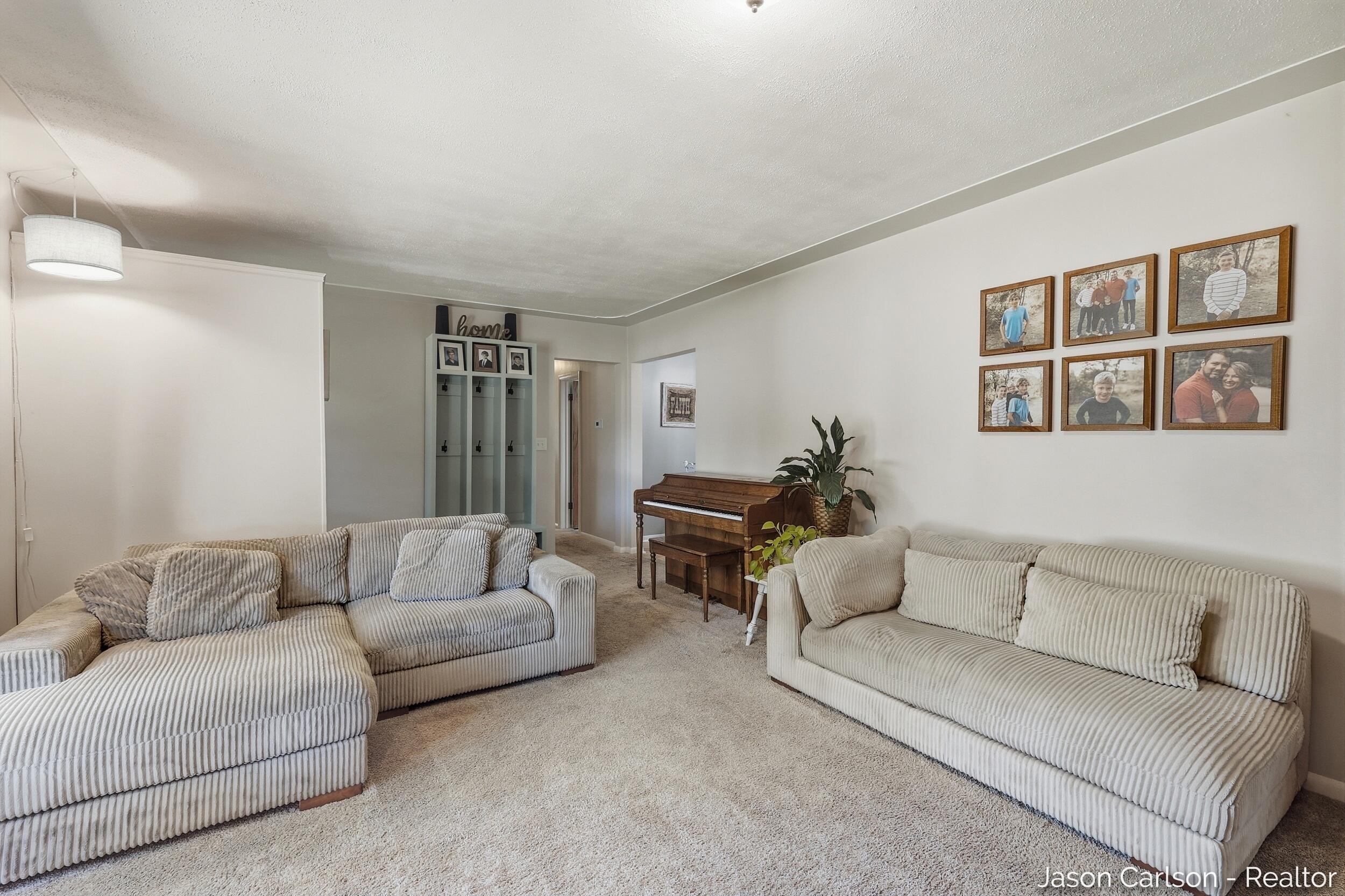 2525 Bristolwood Drive NW Grand Rapids MI 49544