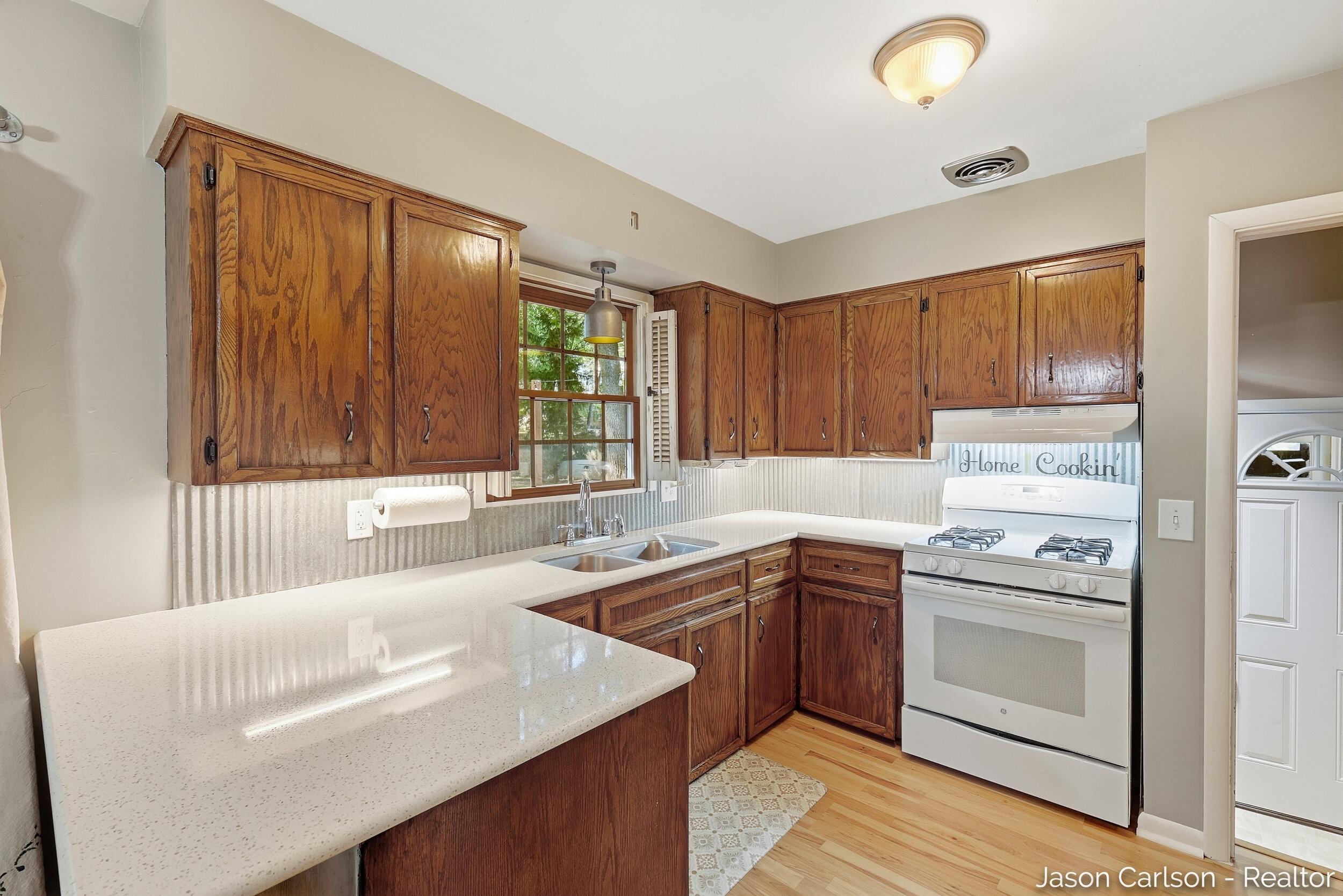 2525 Bristolwood Drive NW Grand Rapids MI 49544