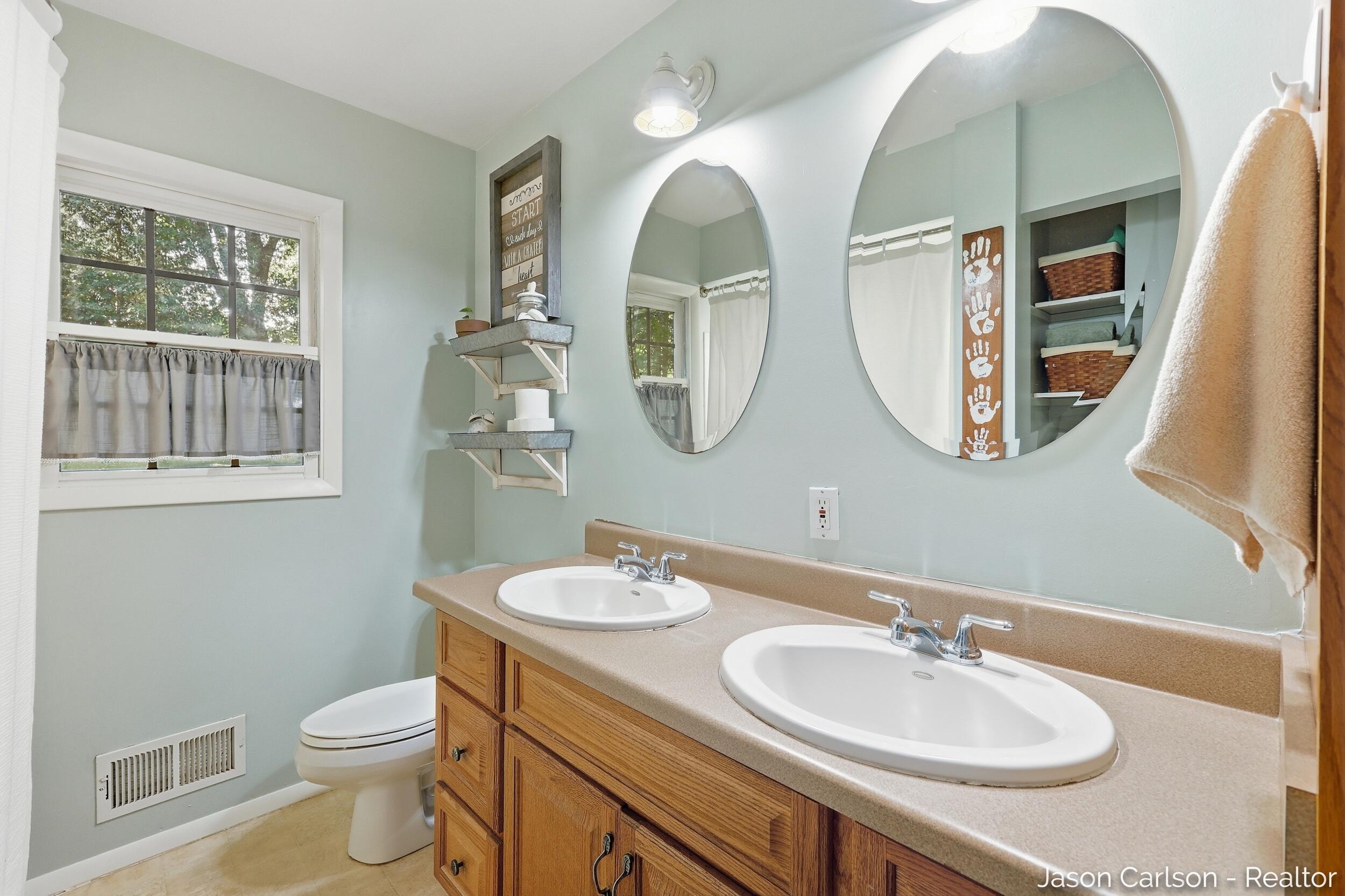 2525 Bristolwood Drive NW Grand Rapids MI 49544