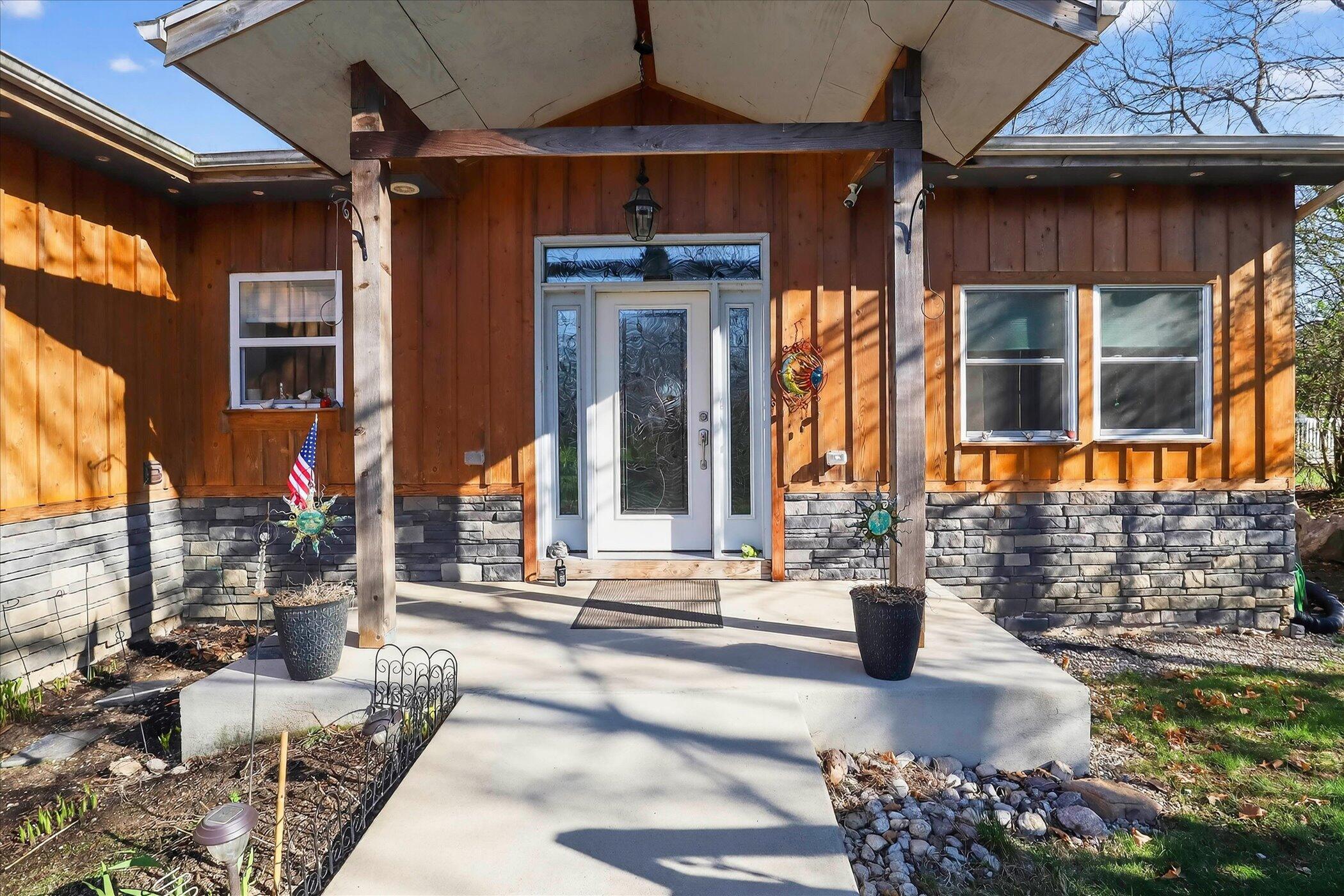 23536 Forest Shores Drive Cassopolis MI 49031