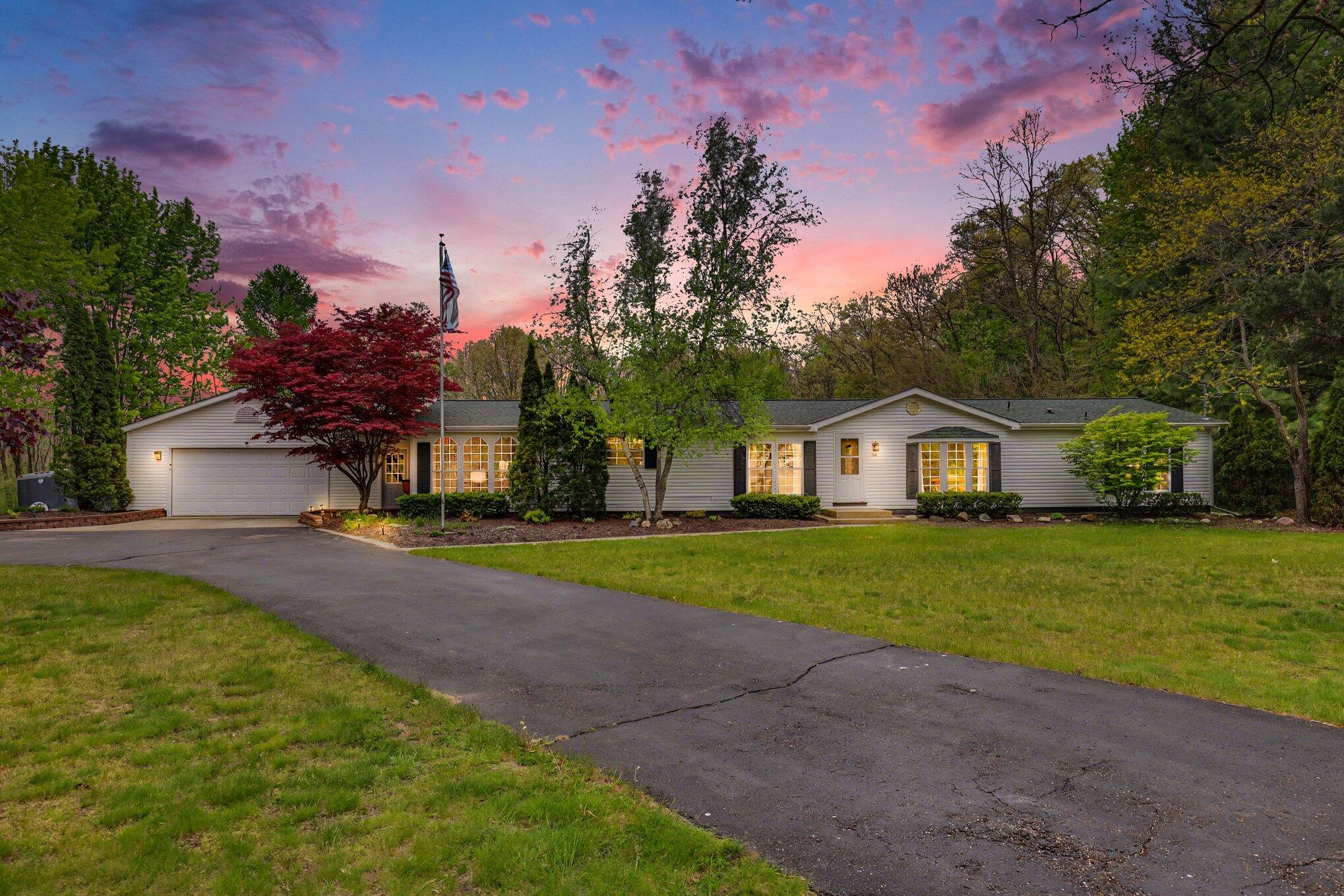 7920 10 Mile Road NE Rockford MI 49341