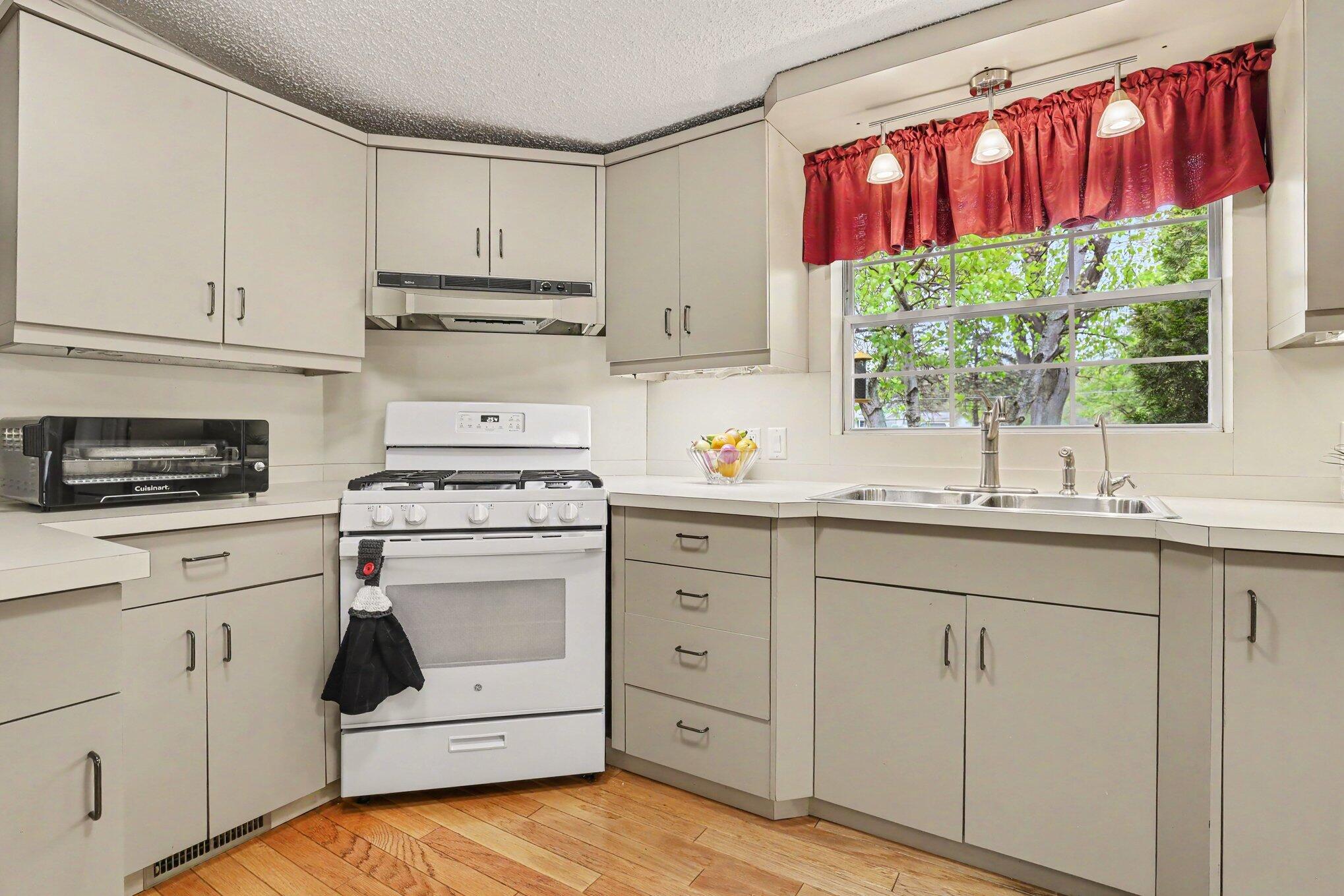 7920 10 Mile Road NE Rockford MI 49341