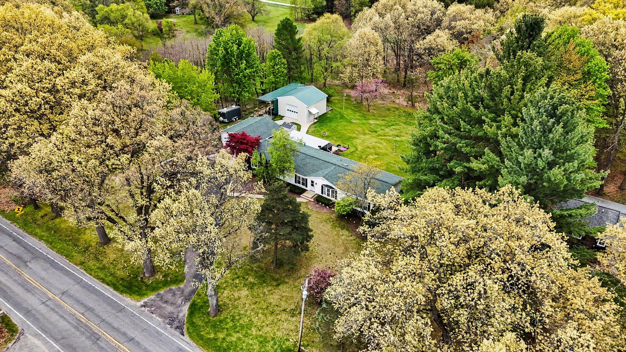 7920 10 Mile Road NE Rockford MI 49341