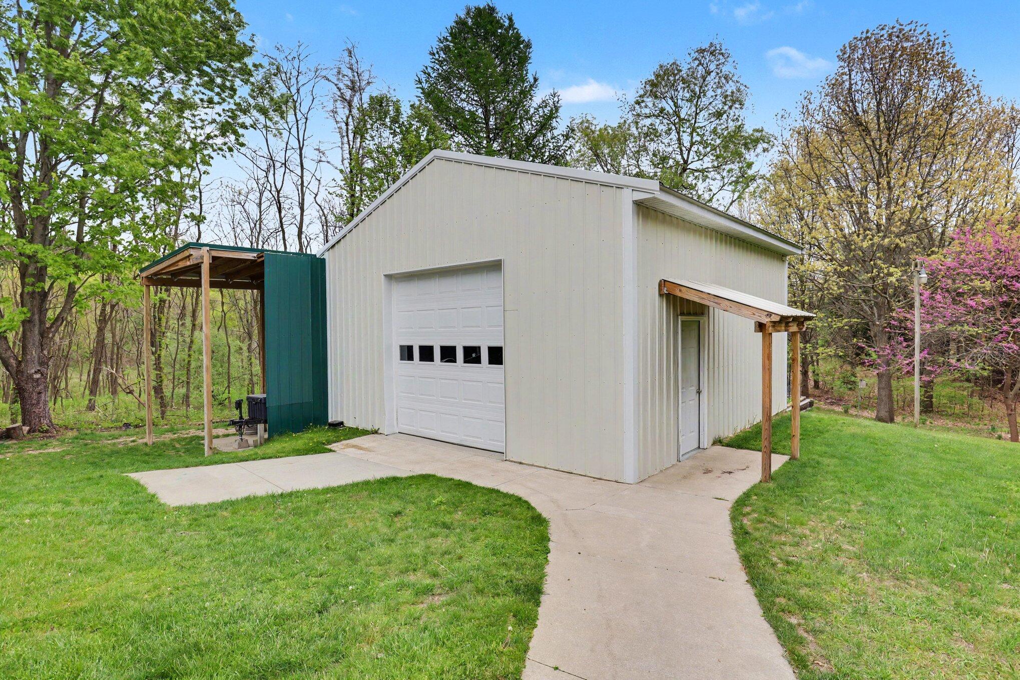 7920 10 Mile Road NE Rockford MI 49341
