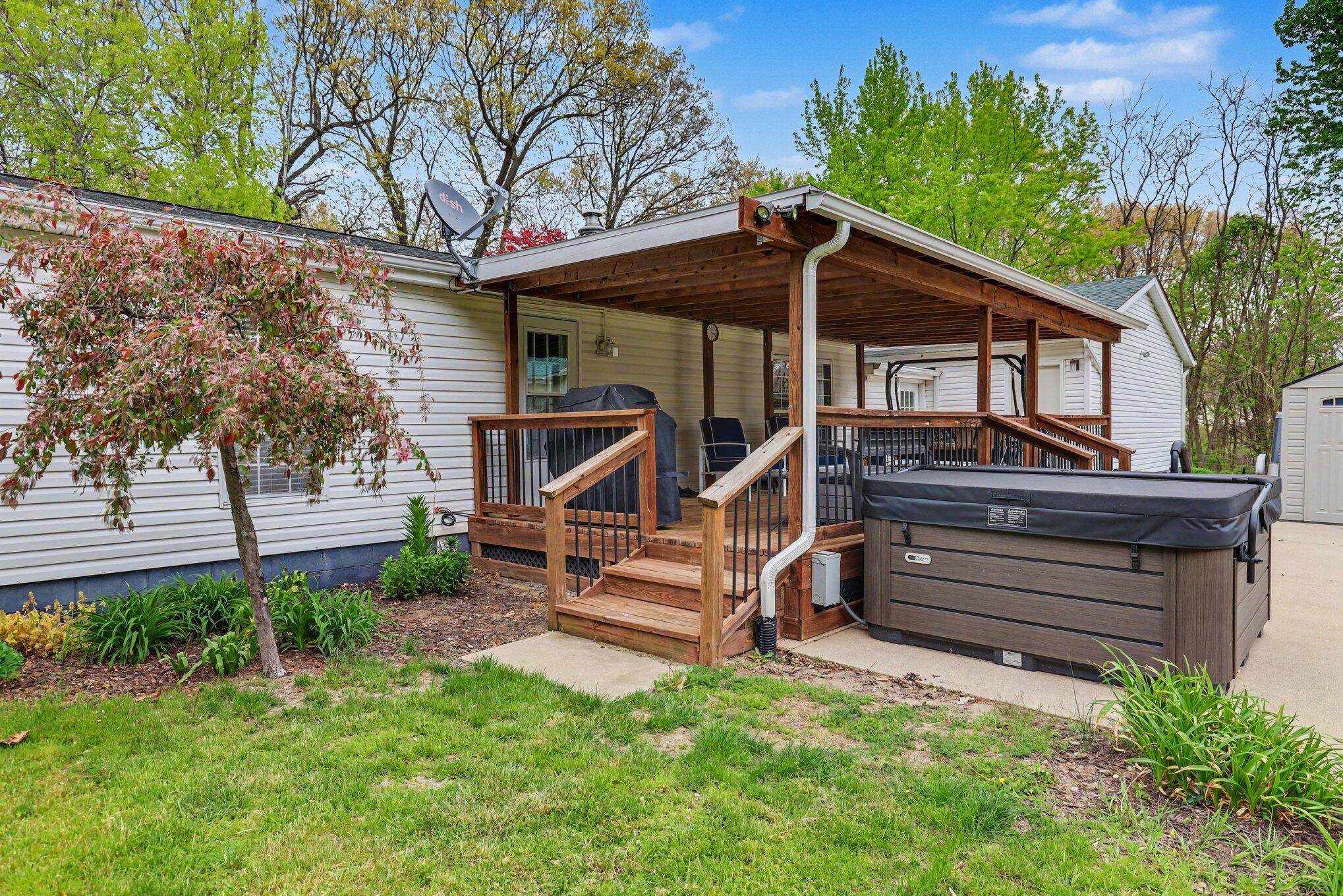 7920 10 Mile Road NE Rockford MI 49341