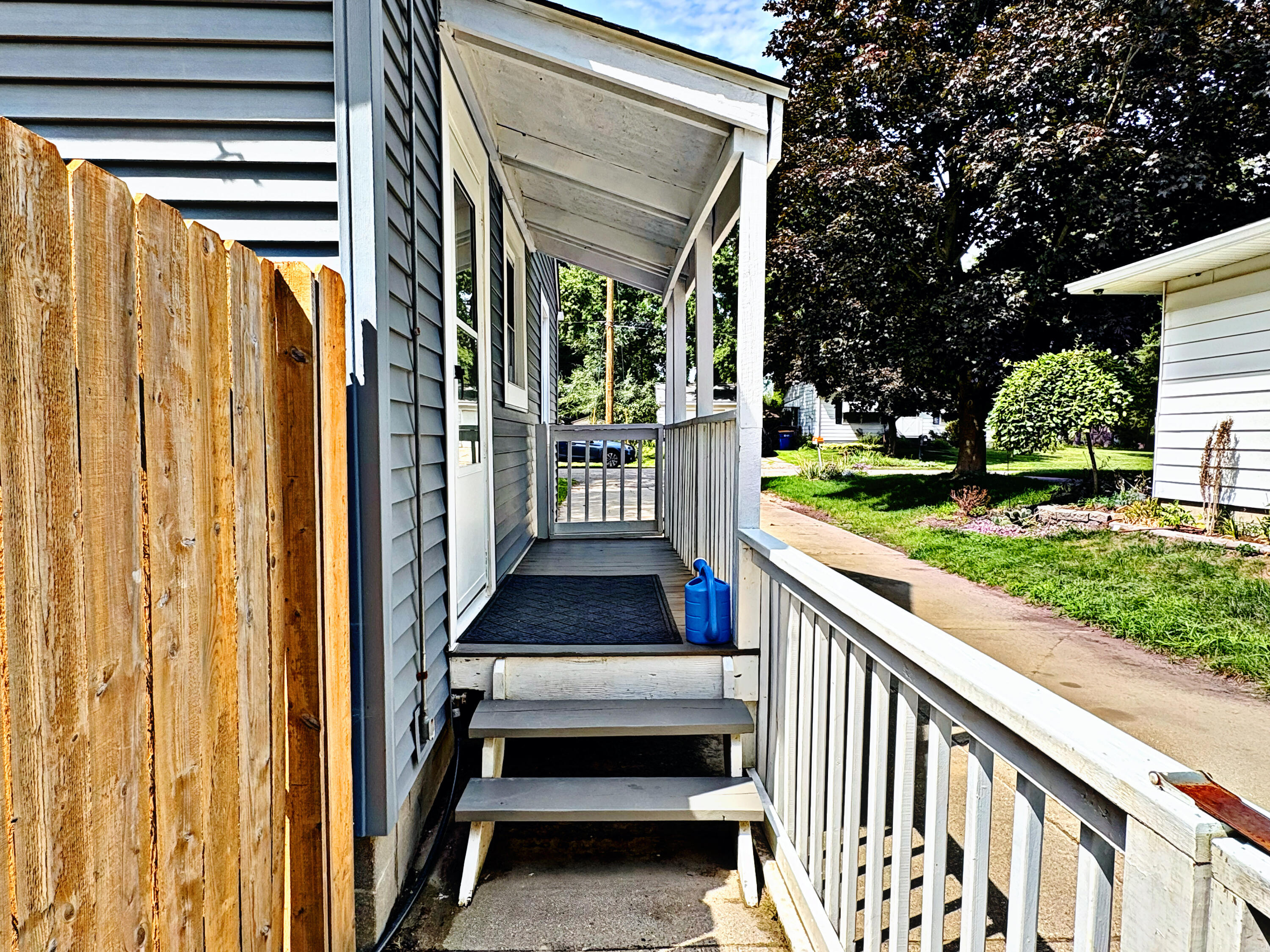 3114 Rypens Drive NW Grand Rapids MI 49504