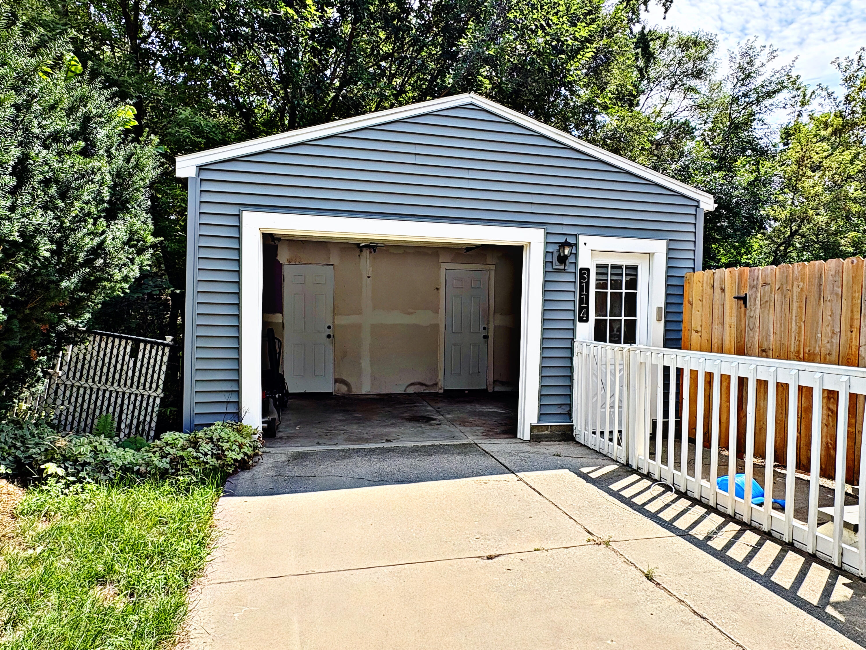 3114 Rypens Drive NW Grand Rapids MI 49504