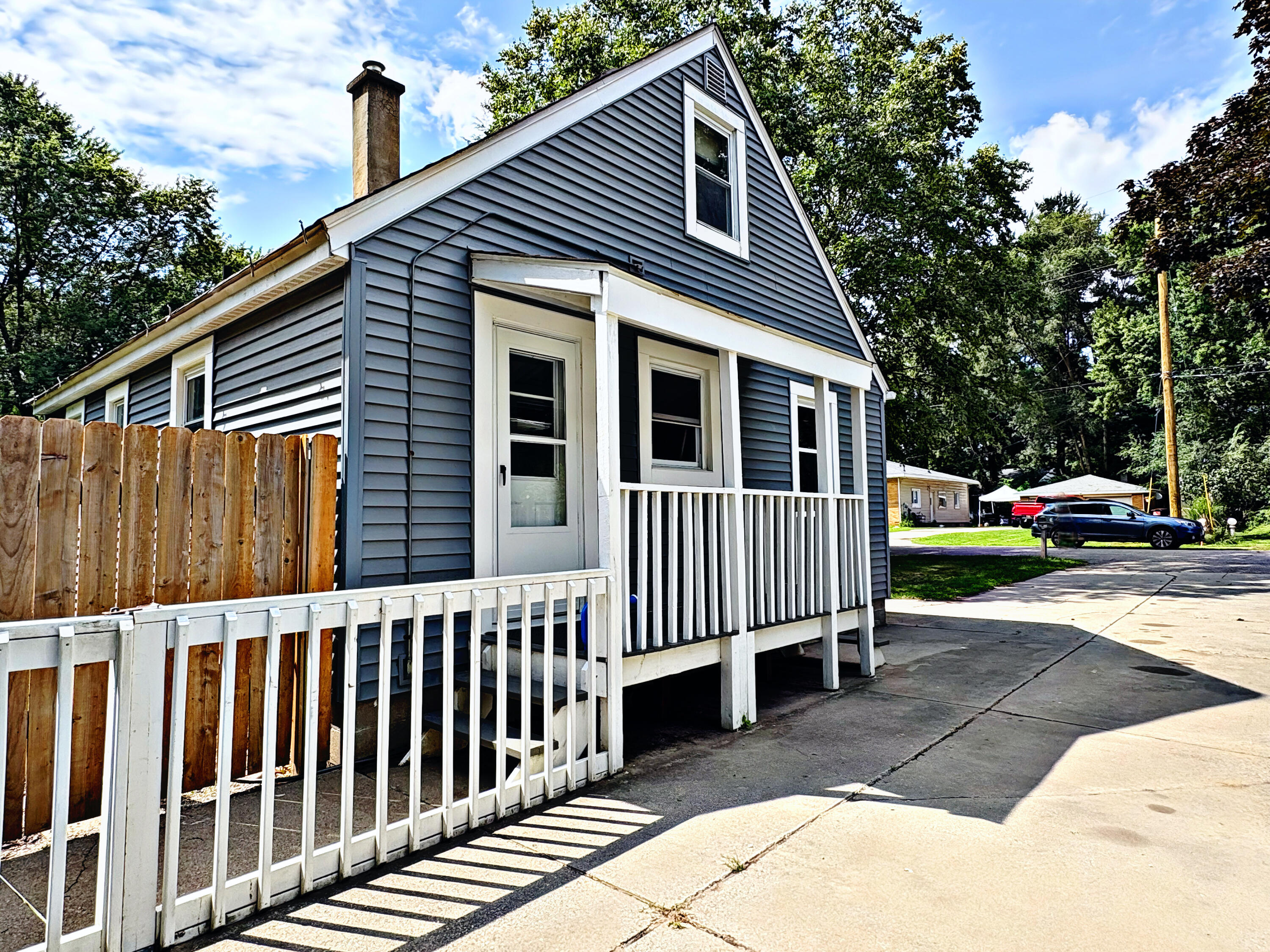 3114 Rypens Drive NW Grand Rapids MI 49504