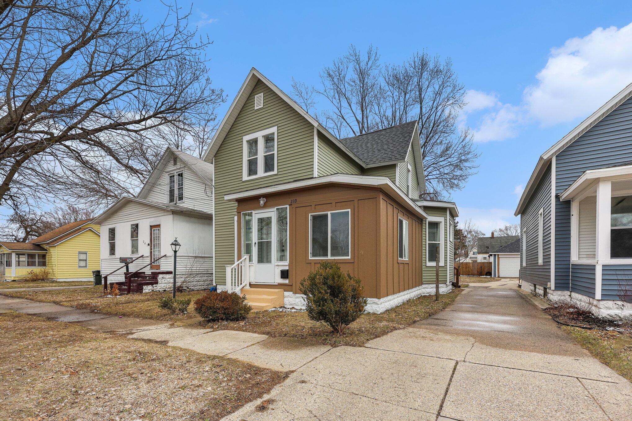 239 E Isabella Avenue Muskegon MI 49442