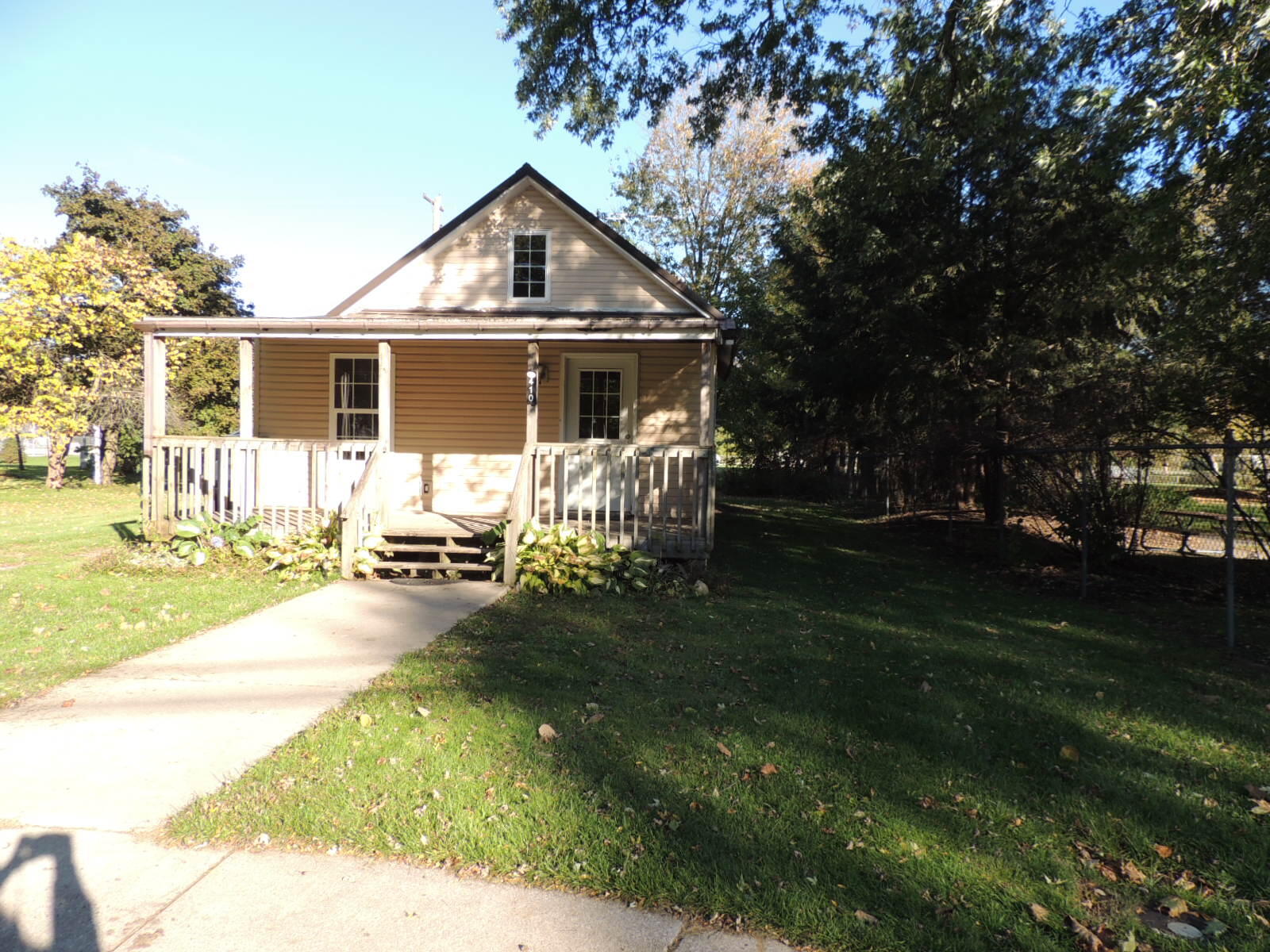 410 N Maple Street Fennville MI 49408