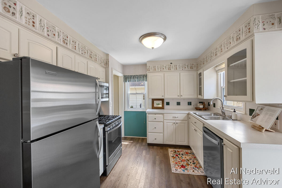 303 Wallinwood Avenue NE Grand Rapids MI 49503