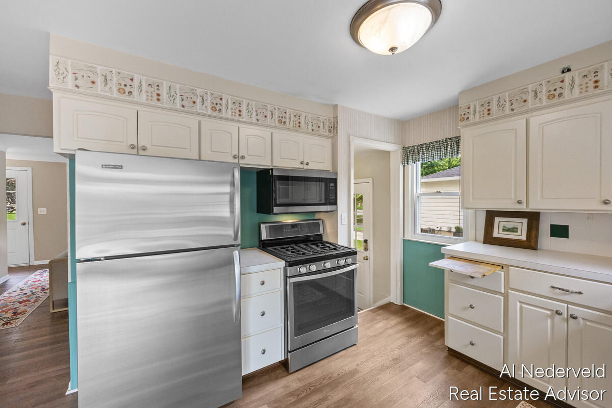 303 Wallinwood Avenue NE Grand Rapids MI 49503