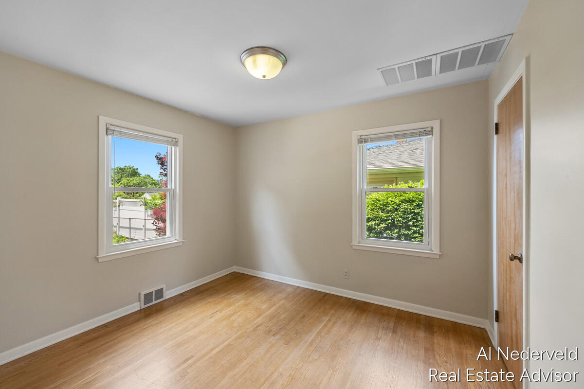 303 Wallinwood Avenue NE Grand Rapids MI 49503