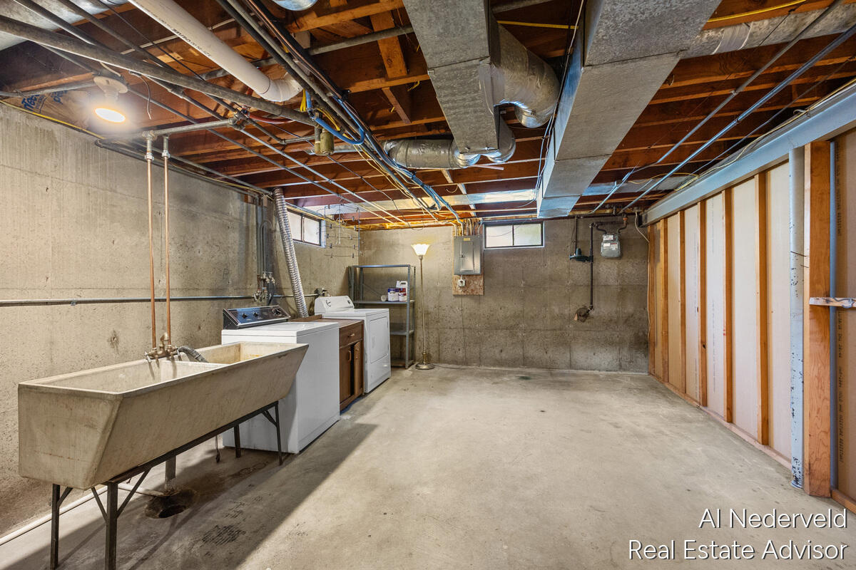 303 Wallinwood Avenue NE Grand Rapids MI 49503