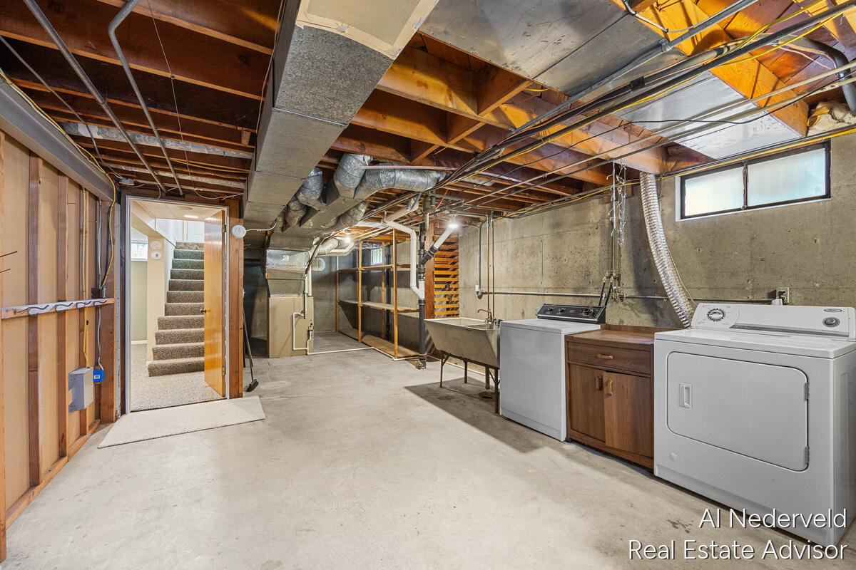 303 Wallinwood Avenue NE Grand Rapids MI 49503