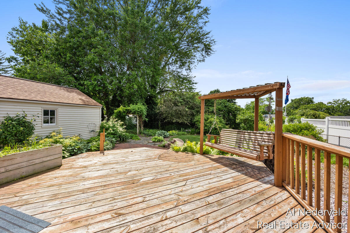 303 Wallinwood Avenue NE Grand Rapids MI 49503