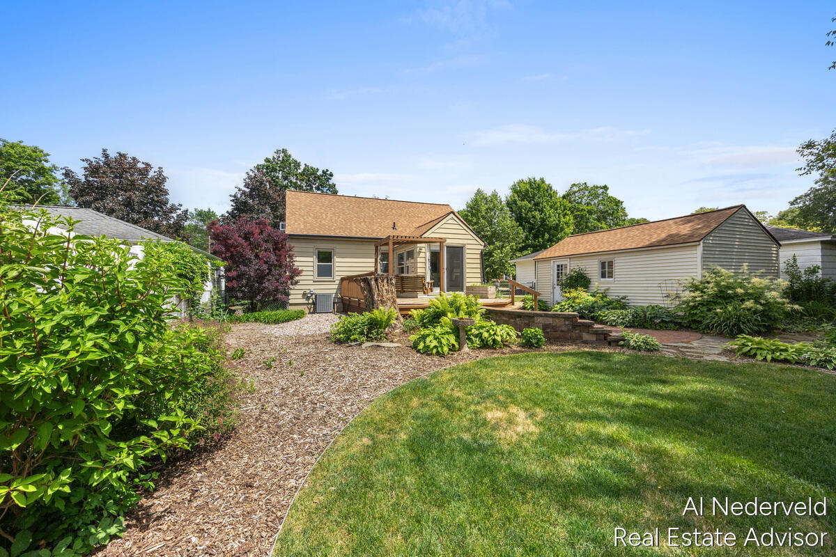 303 Wallinwood Avenue NE Grand Rapids MI 49503