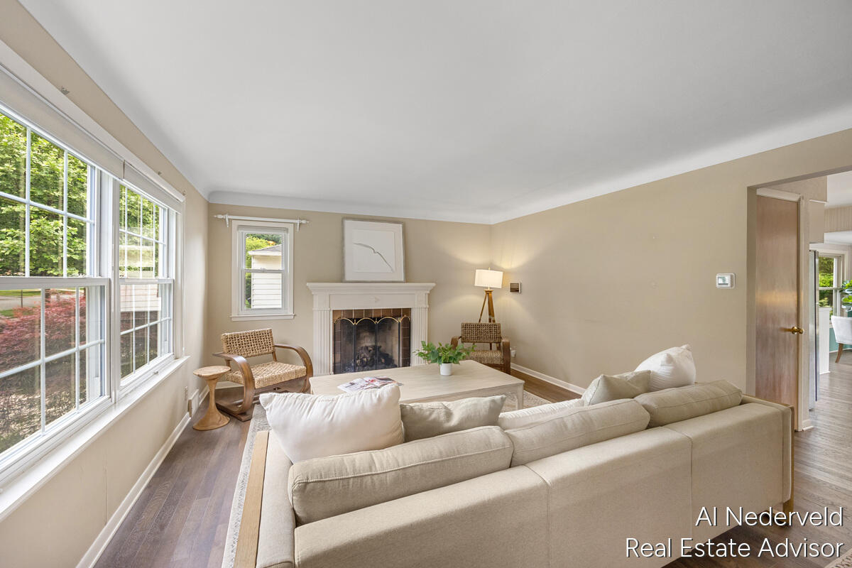303 Wallinwood Avenue NE Grand Rapids MI 49503