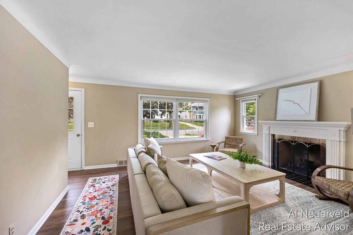 303 Wallinwood Avenue NE Grand Rapids MI 49503