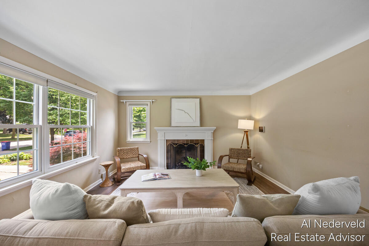 303 Wallinwood Avenue NE Grand Rapids MI 49503