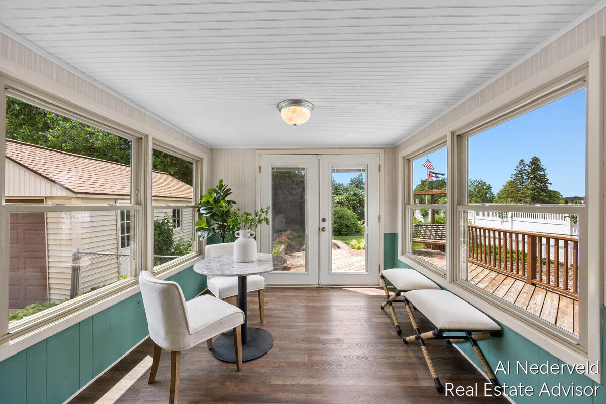 303 Wallinwood Avenue NE Grand Rapids MI 49503