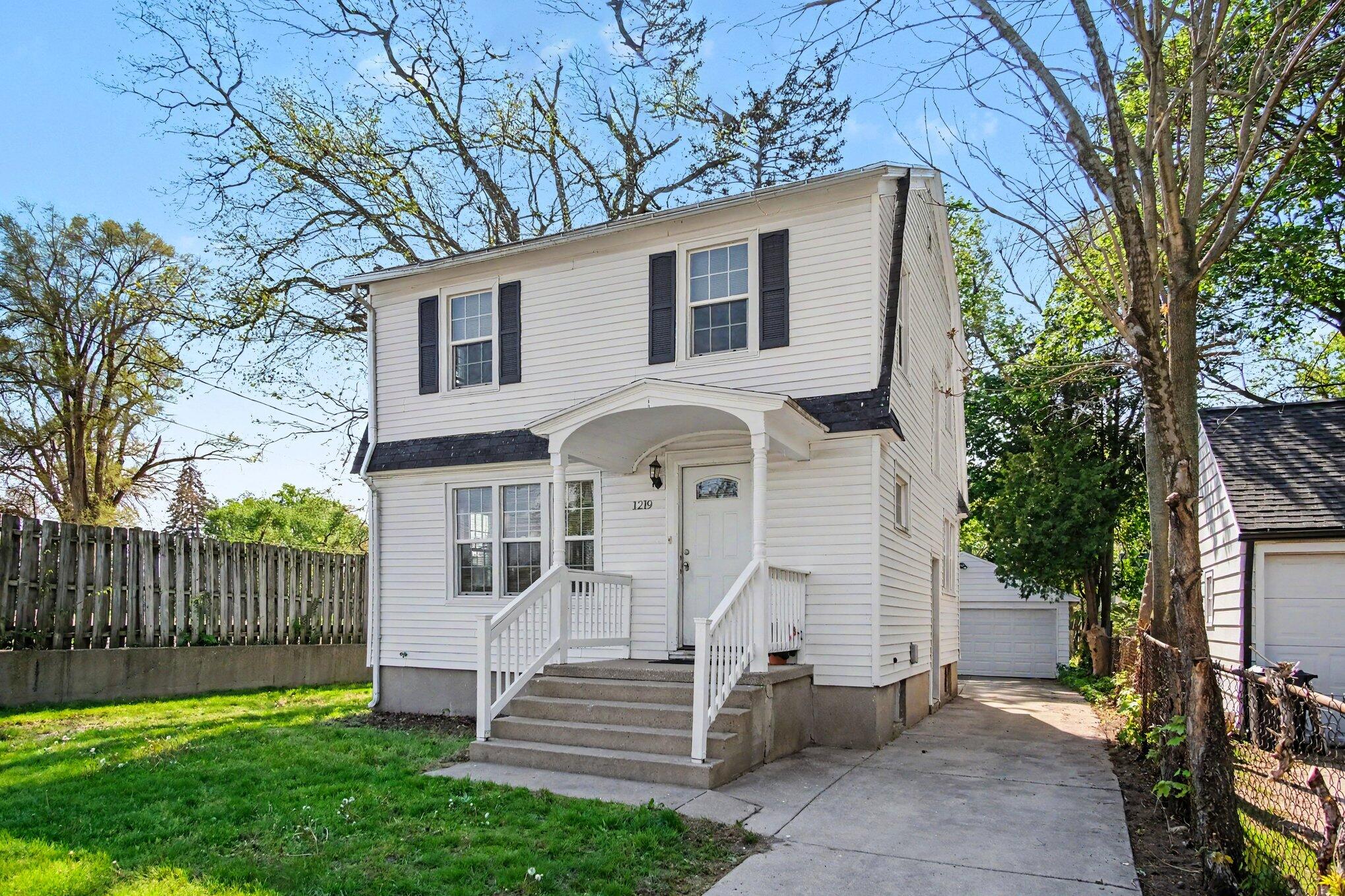 1219 Ball Avenue NE Grand Rapids MI 49505