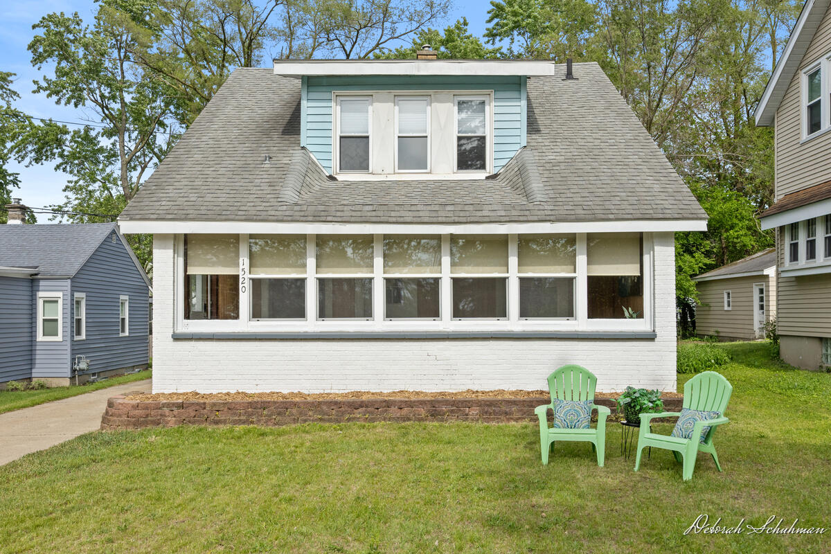 1520 Silver Creek Avenue SE Grand Rapids MI 49507